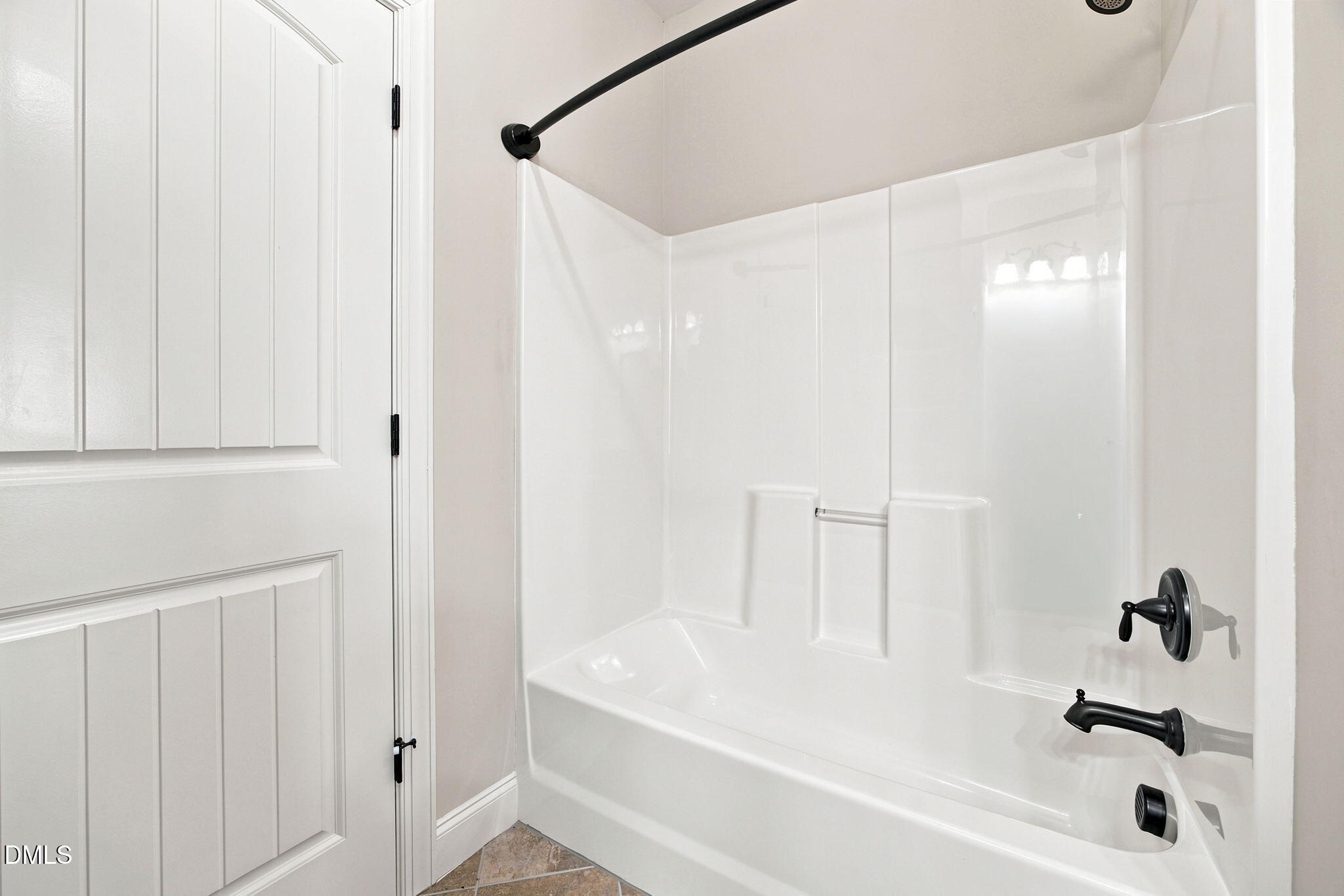 1124 Armsleigh Court Property Photo 34