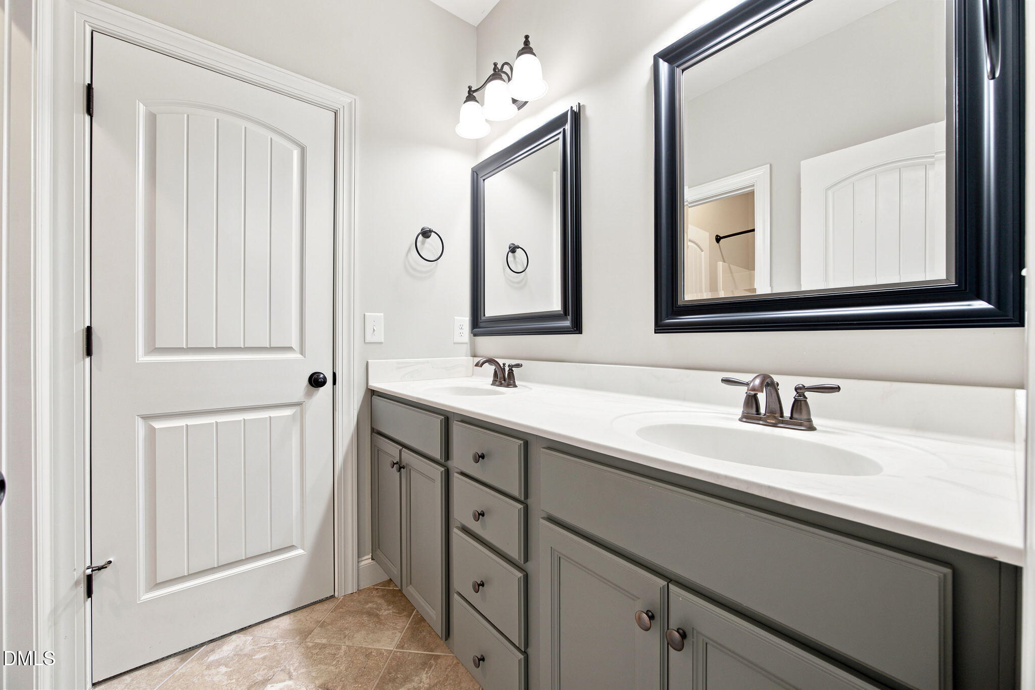 1124 Armsleigh Court Property Photo 39