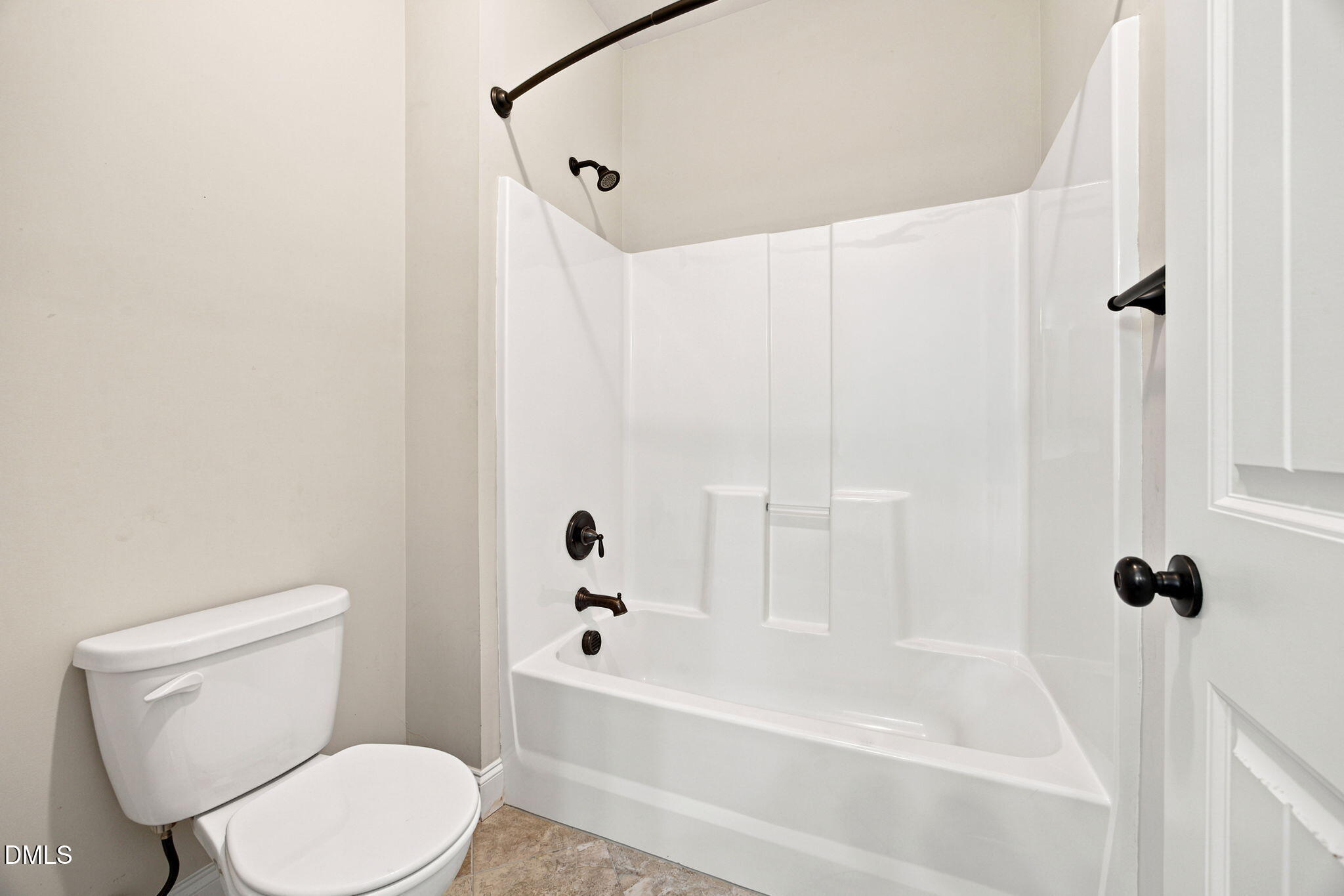 1124 Armsleigh Court Property Photo 40