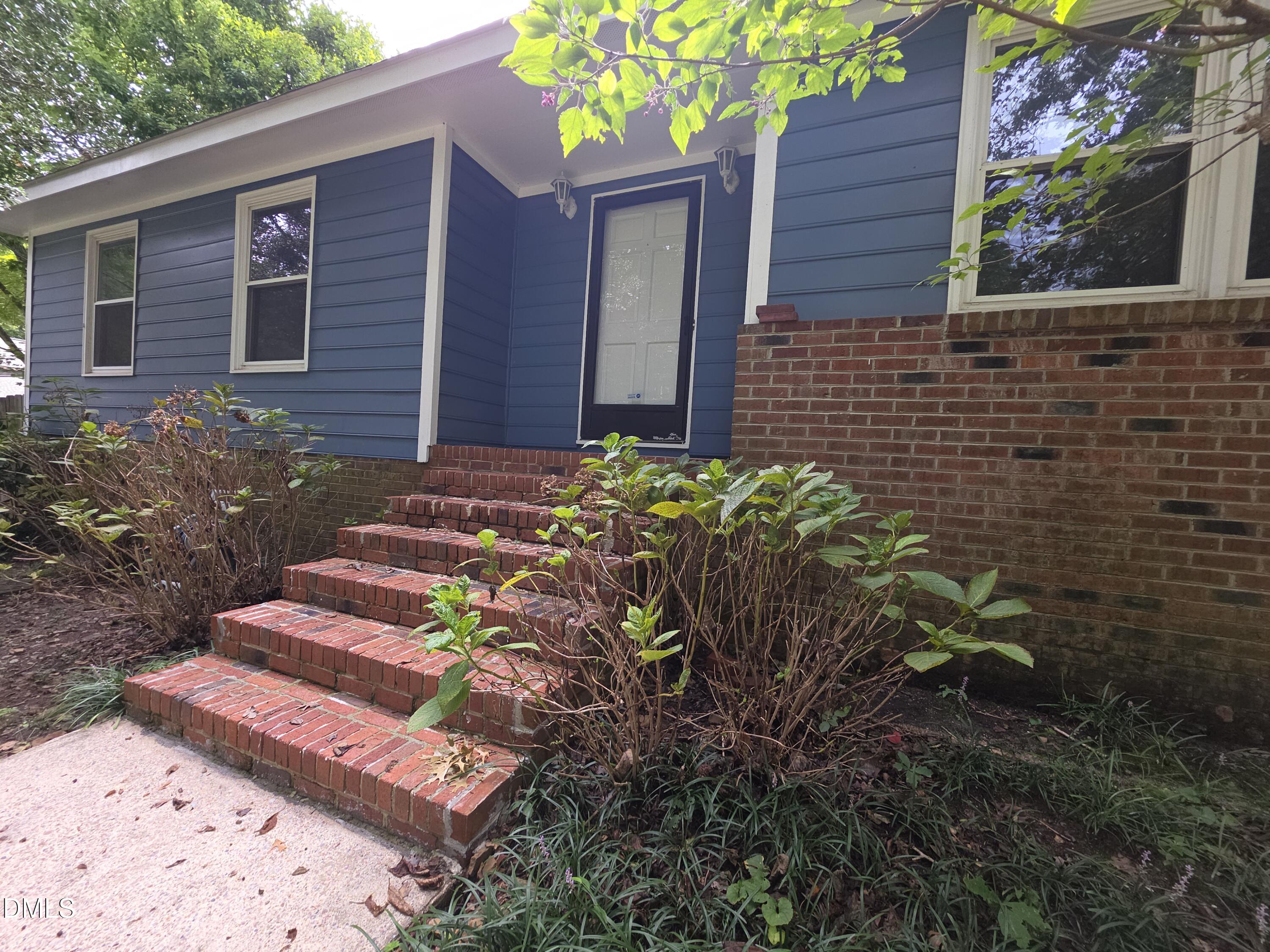 103 Cliffview Drive Property Photo 2
