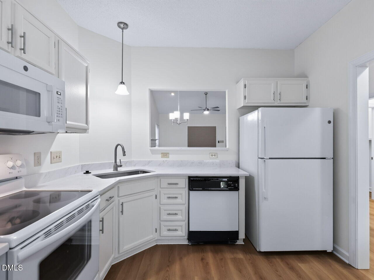 101 Windward Court Property Photo 7