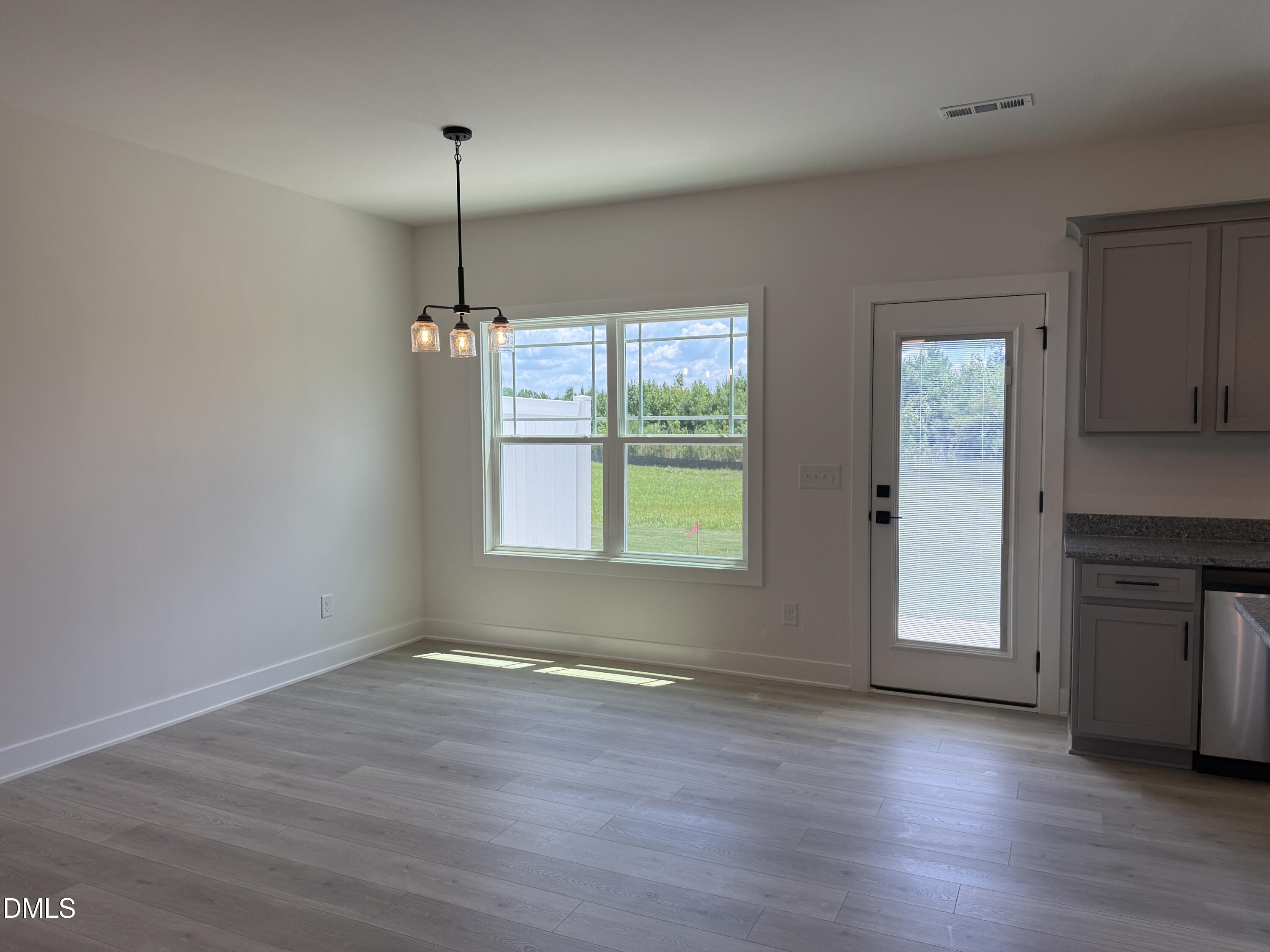 2013 Tharrington Way Property Photo 7