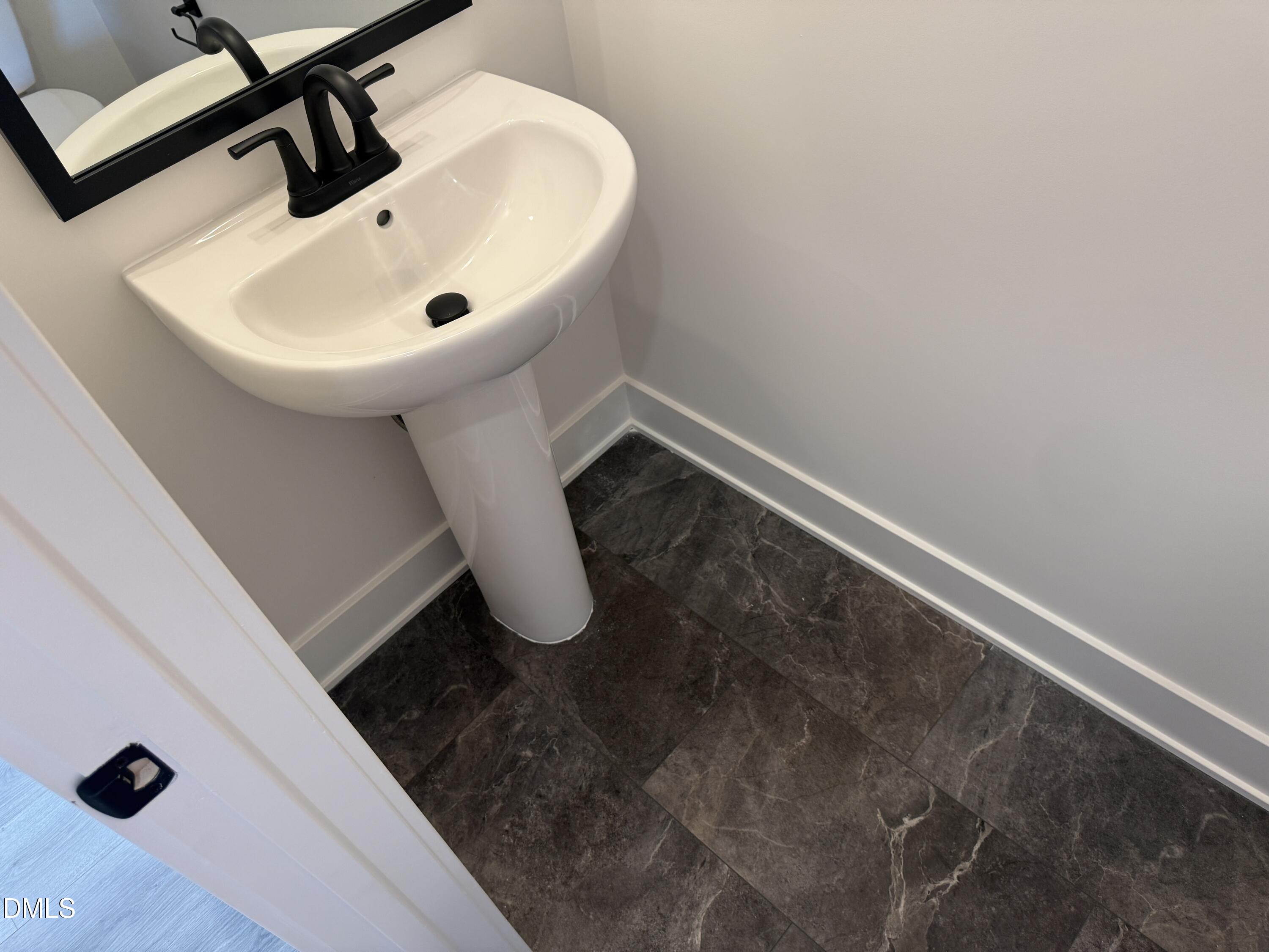2013 Tharrington Way Property Photo 9