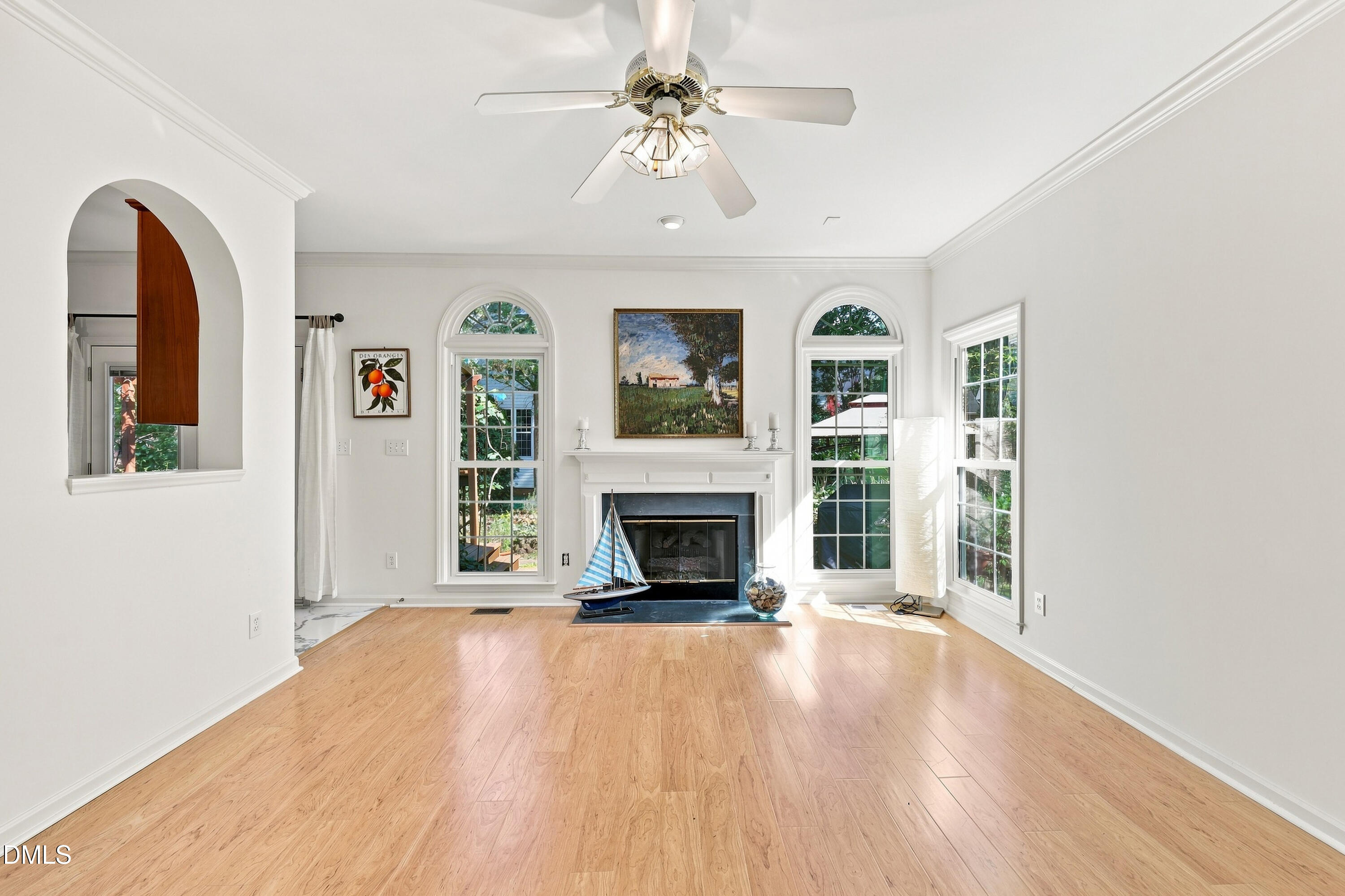 203 Red Field Street Property Photo 8