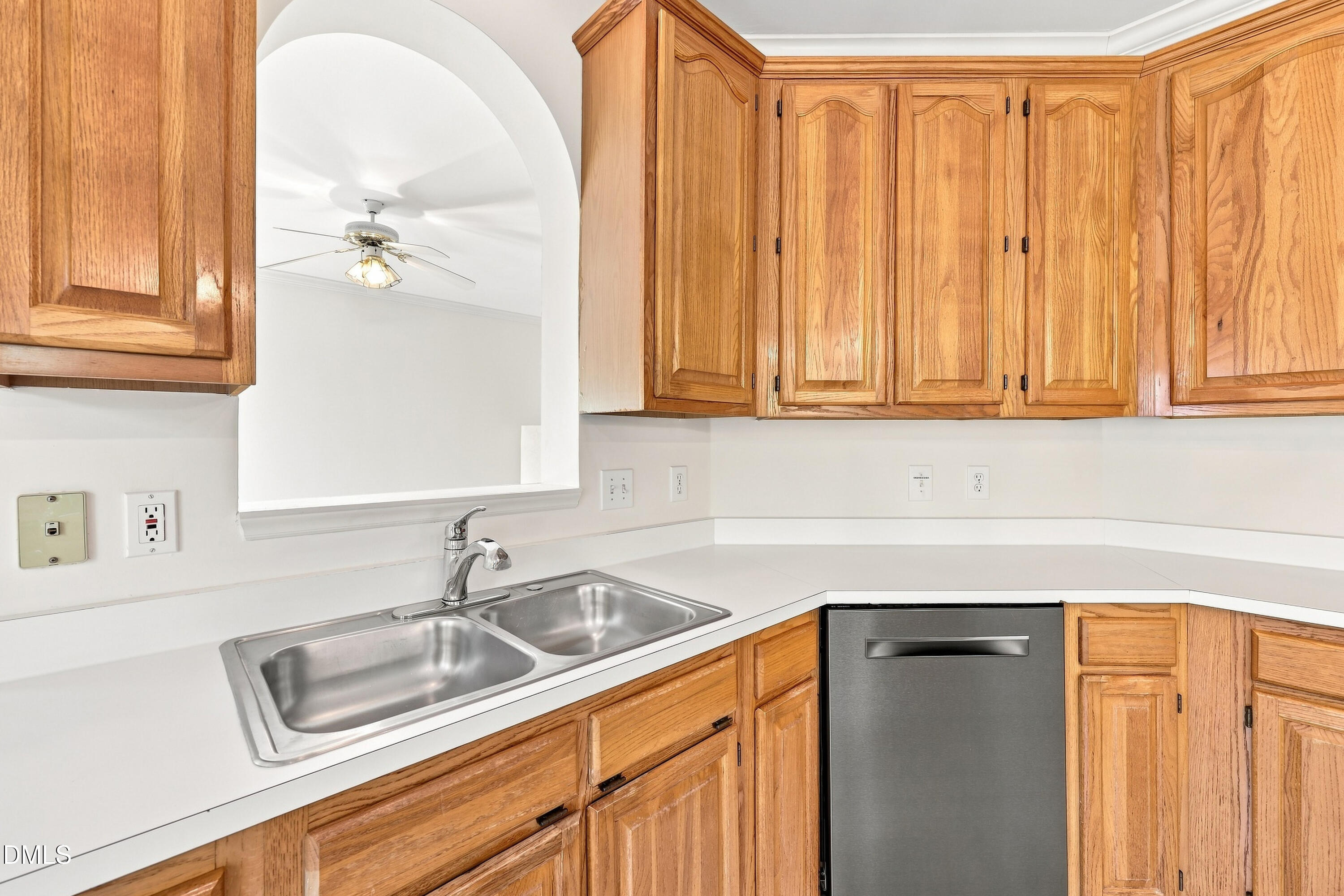 203 Red Field Street Property Photo 14