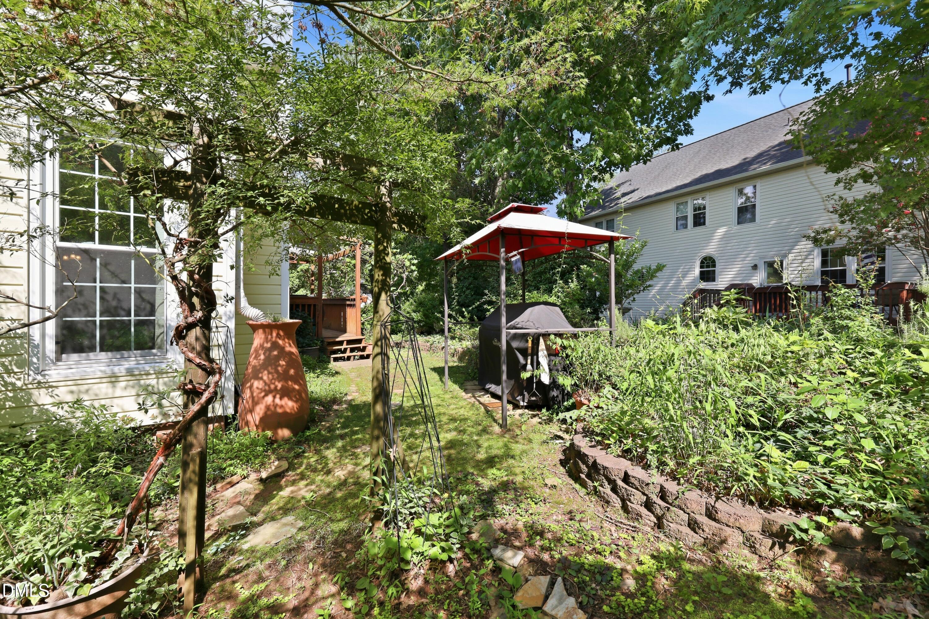 203 Red Field Street Property Photo 40