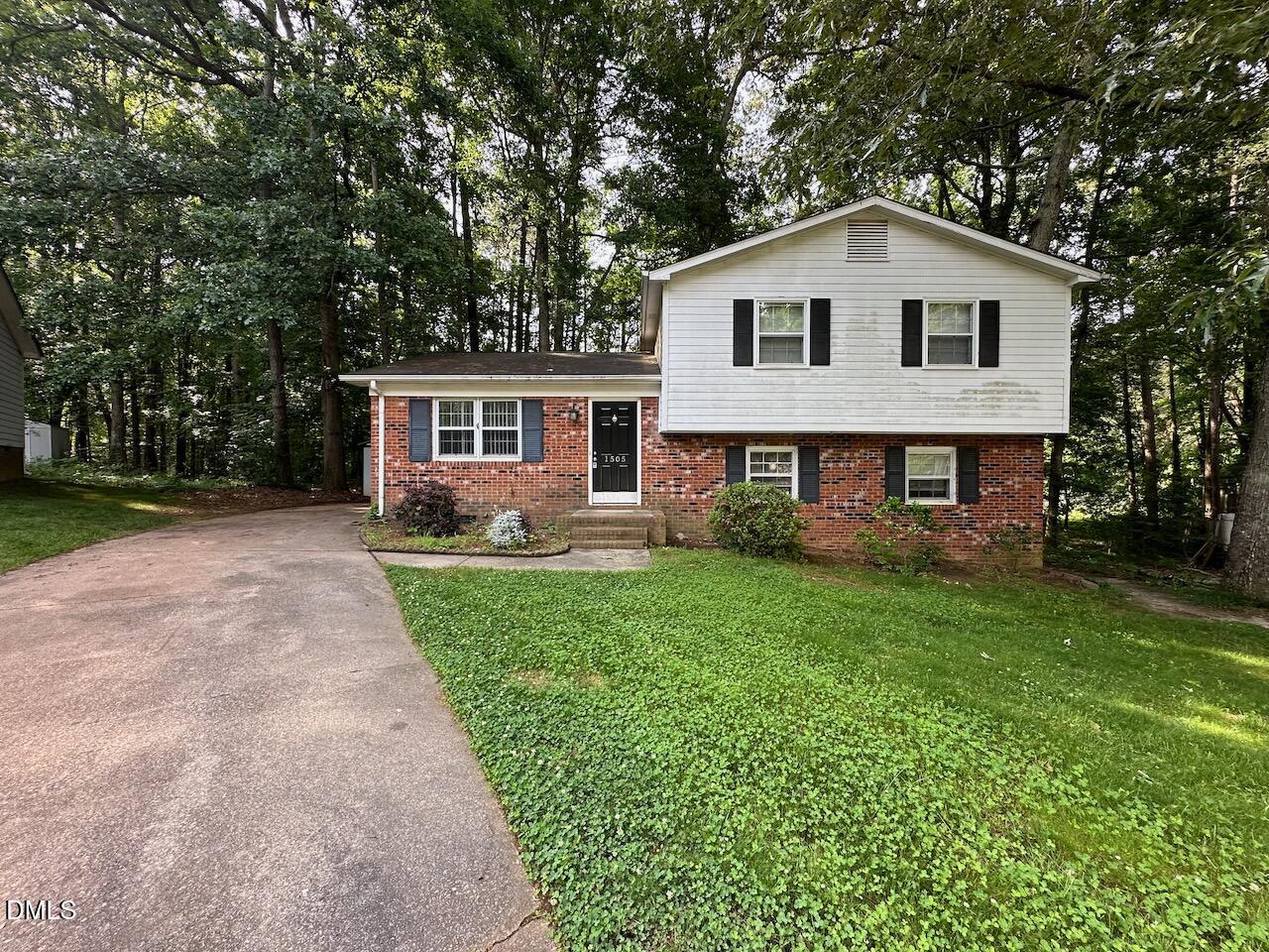 1505 Highland Trail Property Photo 1