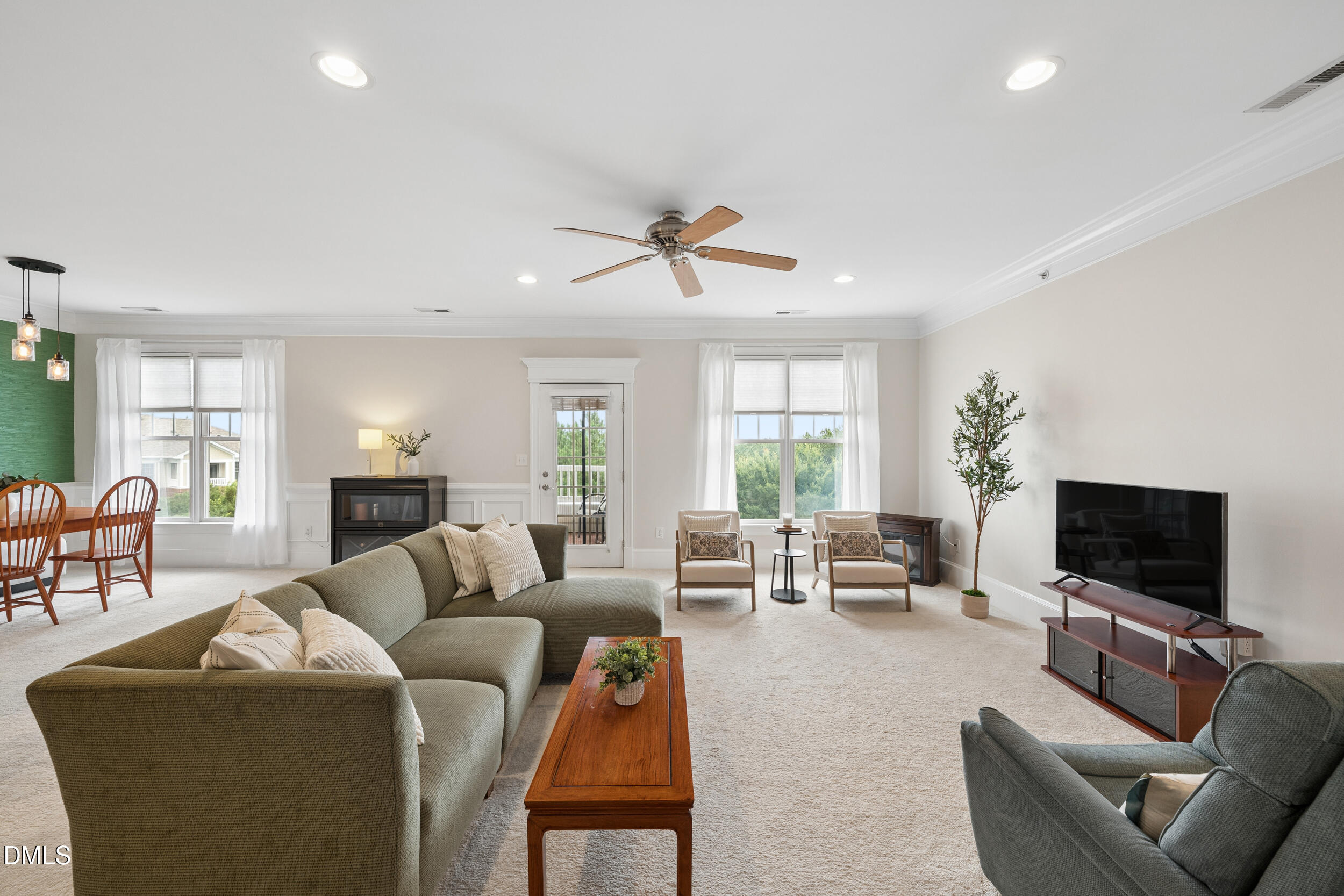 635 Waterford Lake Drive Property Photo 2