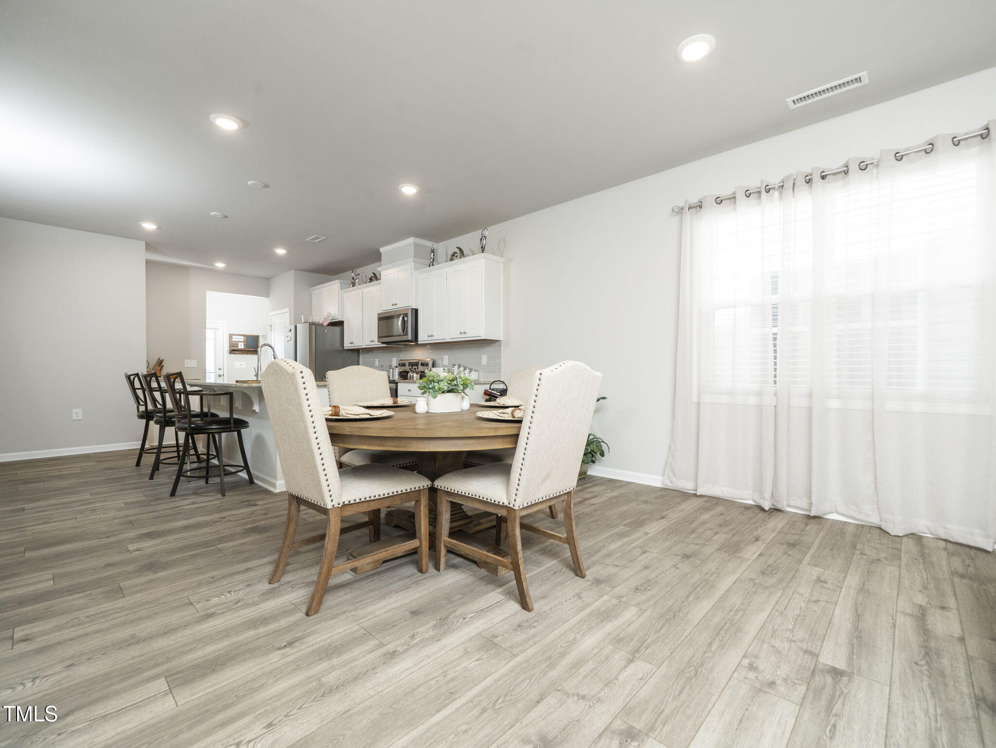 528 Sweet Pine Lane Property Photo 4