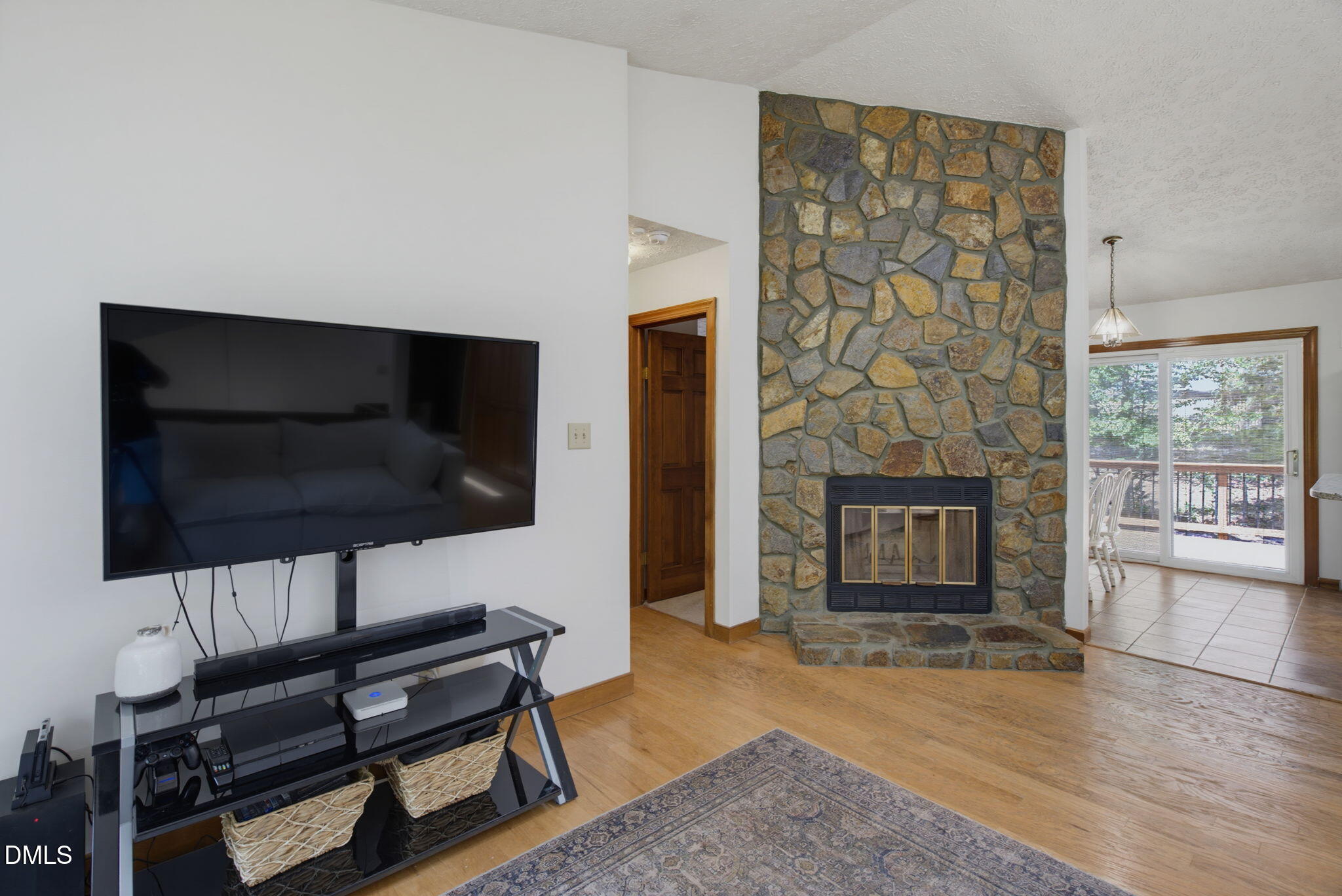 32 S Angela Circle Property Photo 4