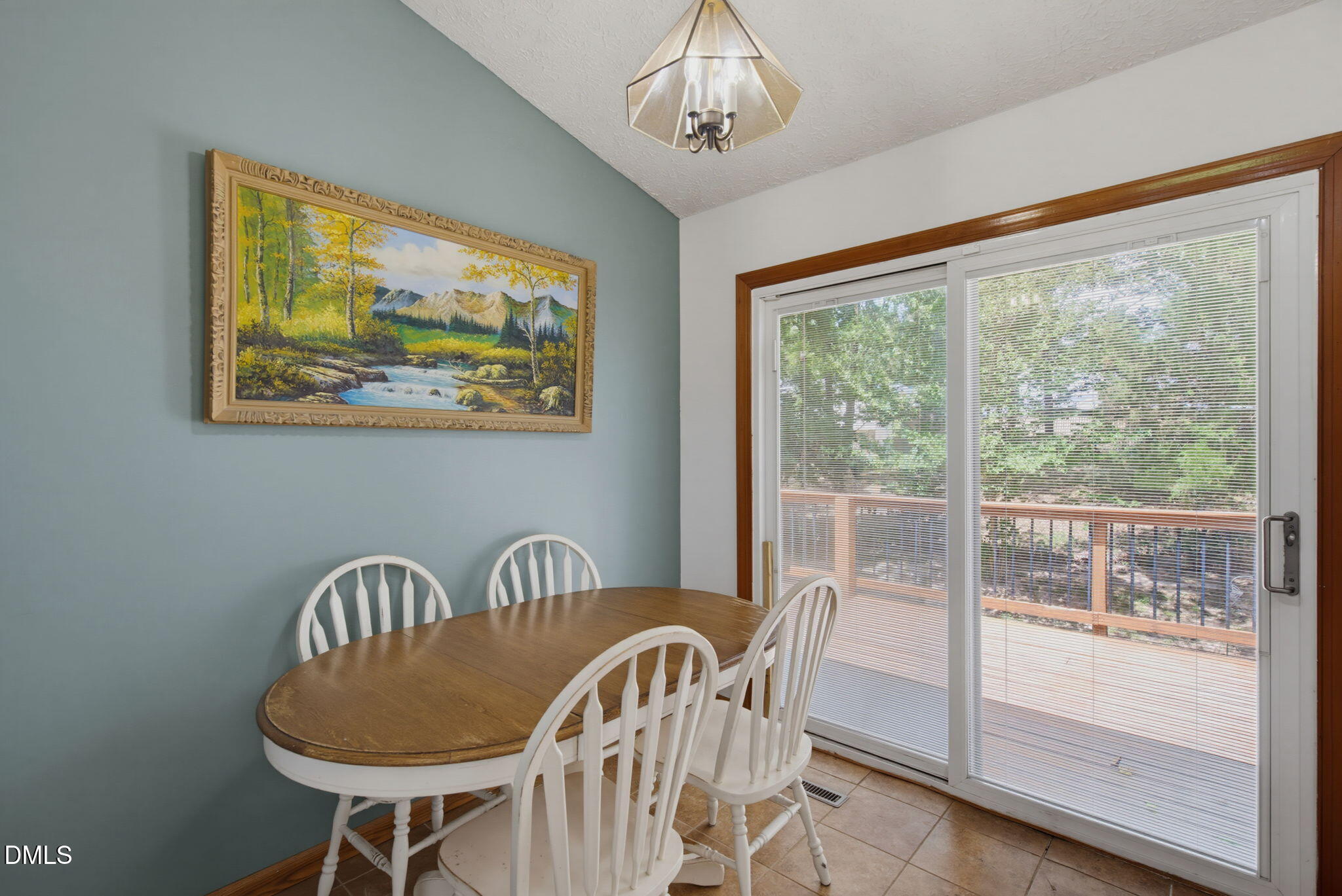 32 S Angela Circle Property Photo 7