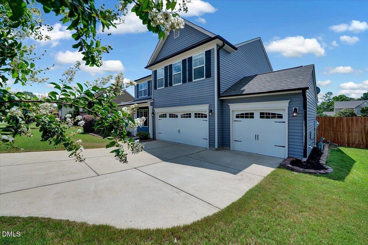 809 Willow Tower Court Property Photo 2