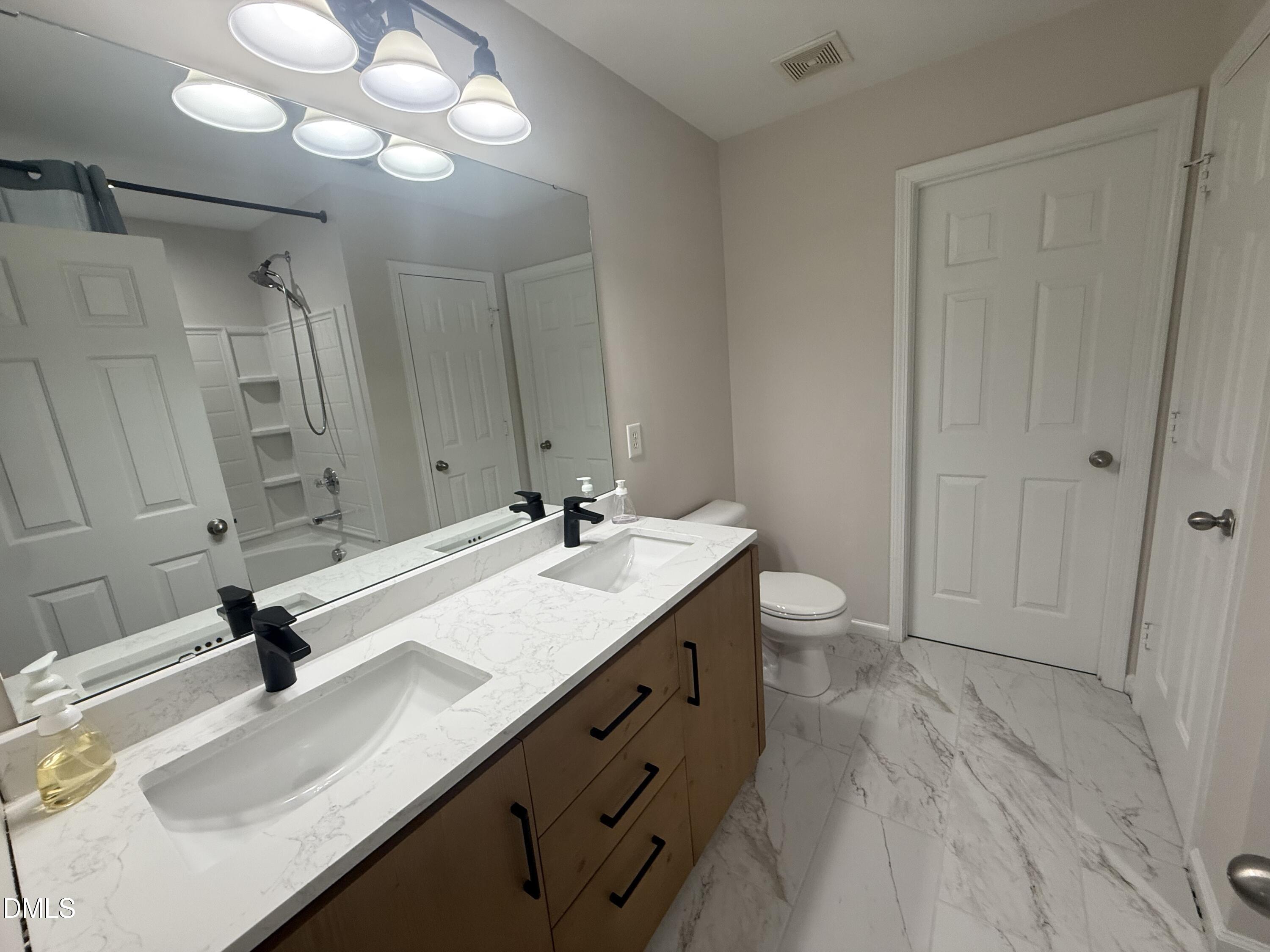 220 Milpass Drive Property Photo 10