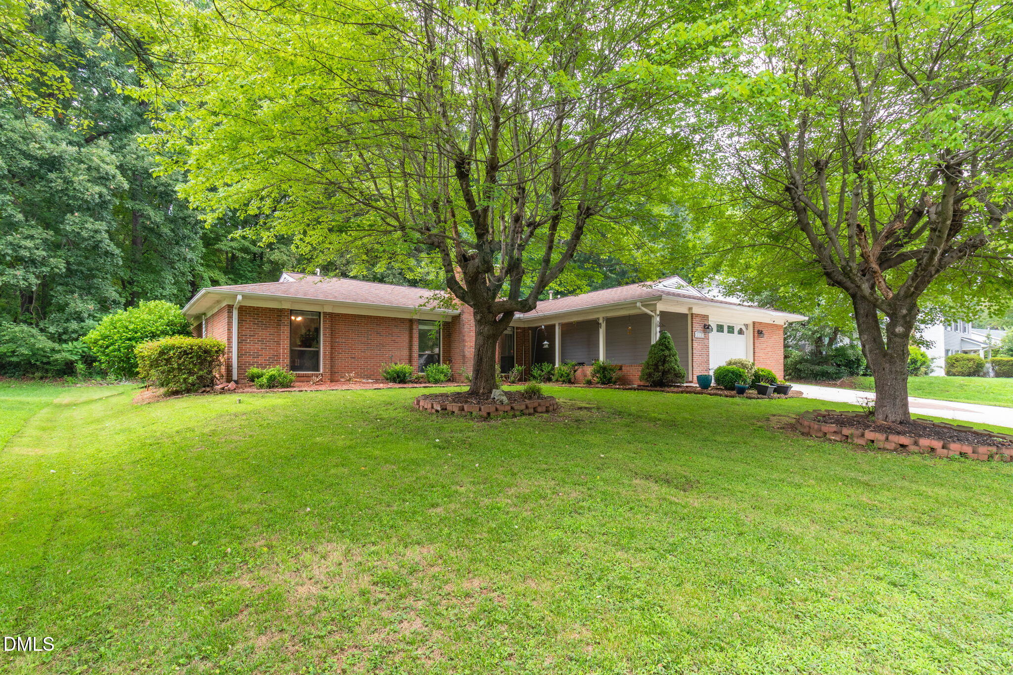 5325 Summerwood Drive Property Photo 1
