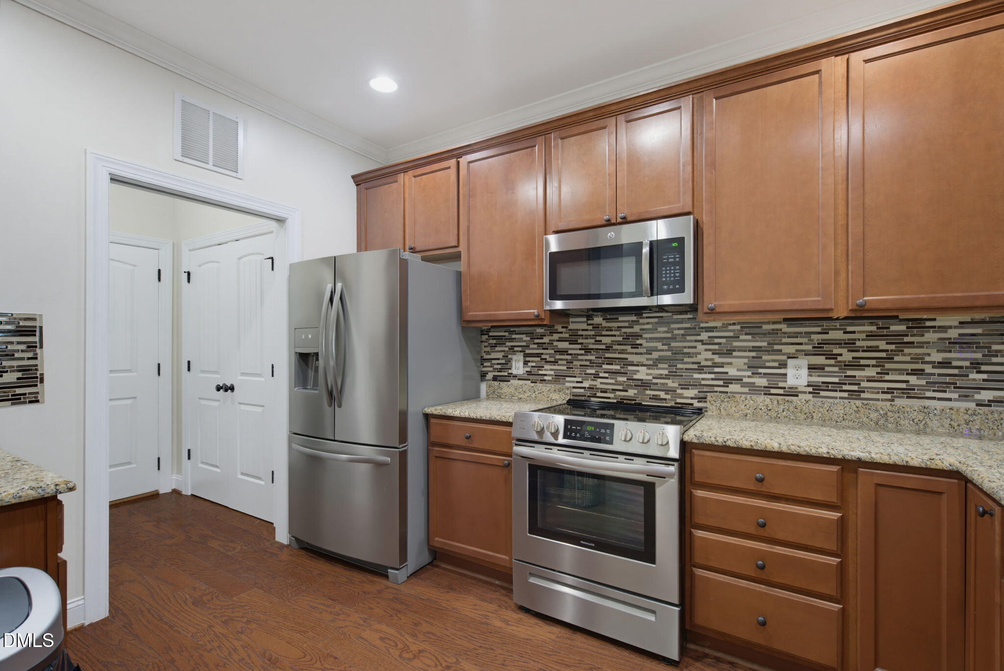 621 Village Lake Drive Property Photo 6