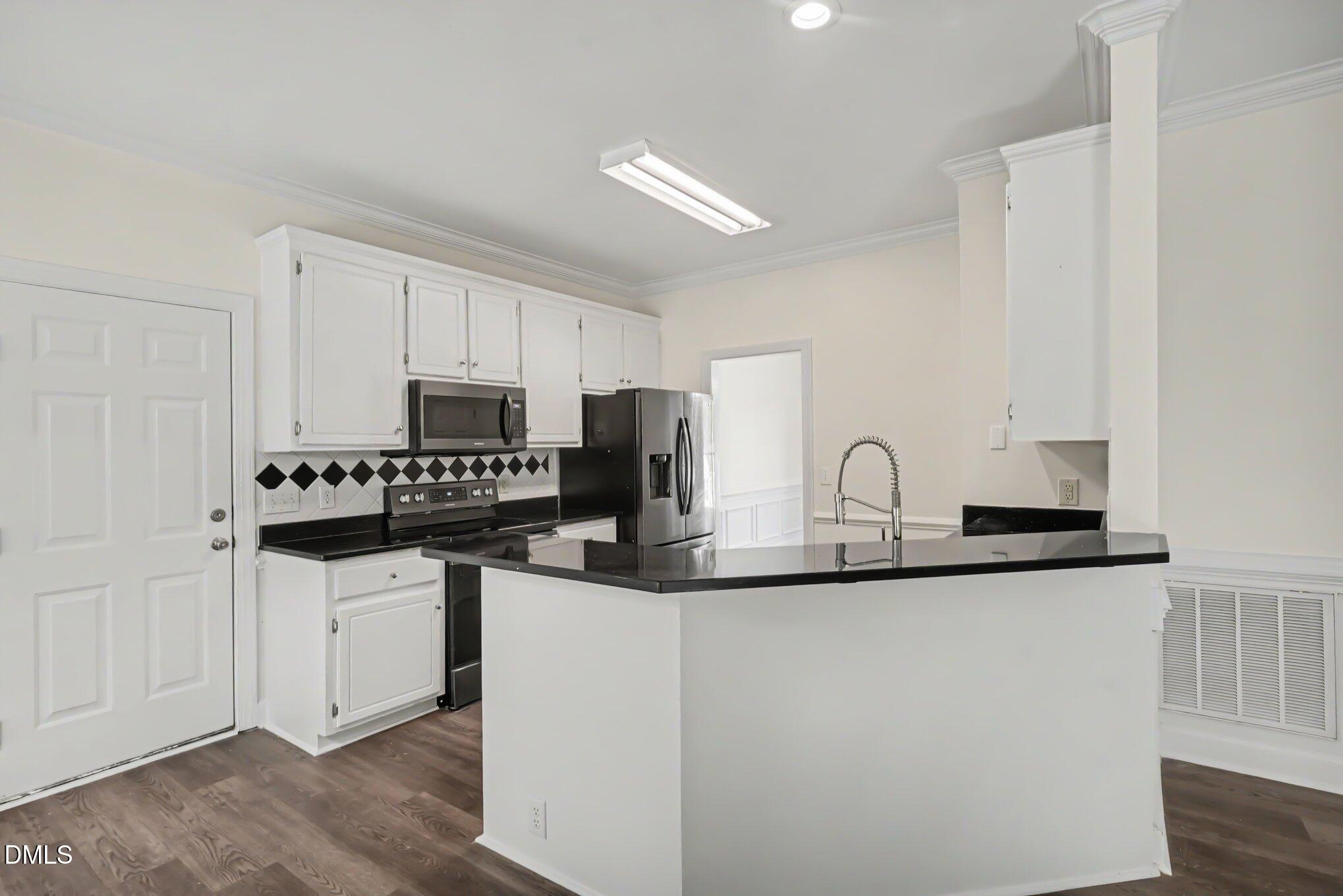 2017 Battlewood Road Property Photo 5