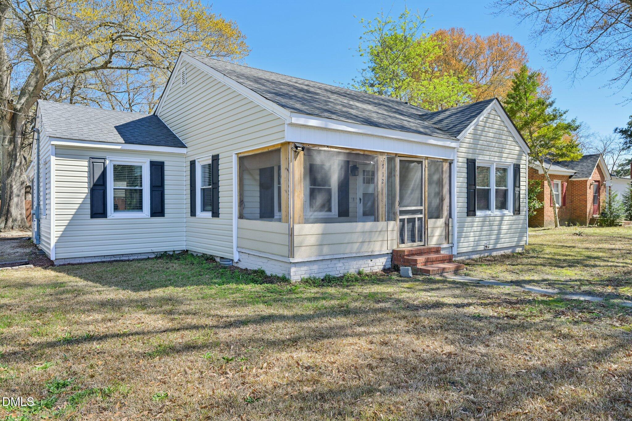 712 Fairground Road Property Photo 2
