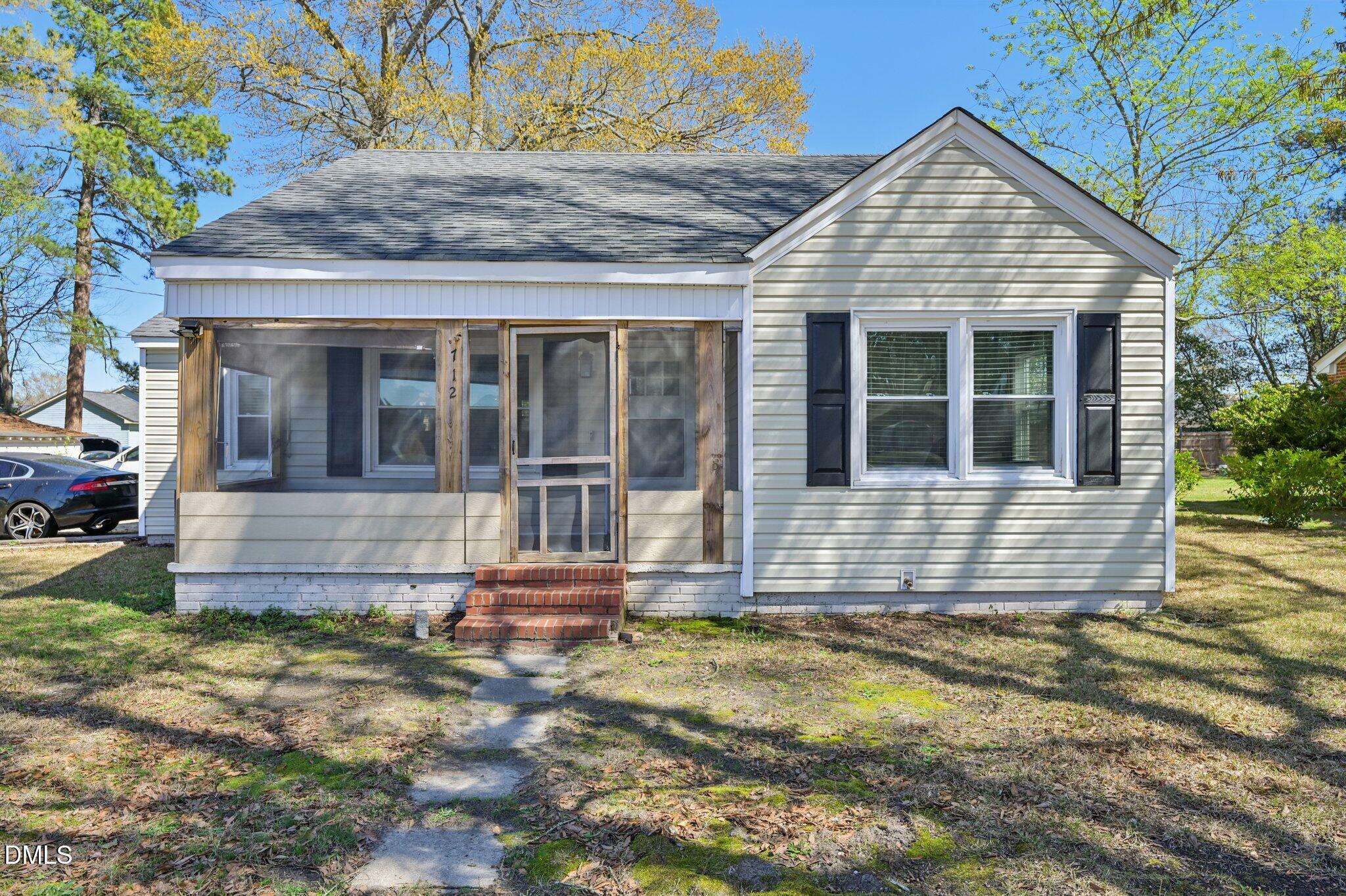 712 Fairground Road Property Photo 4