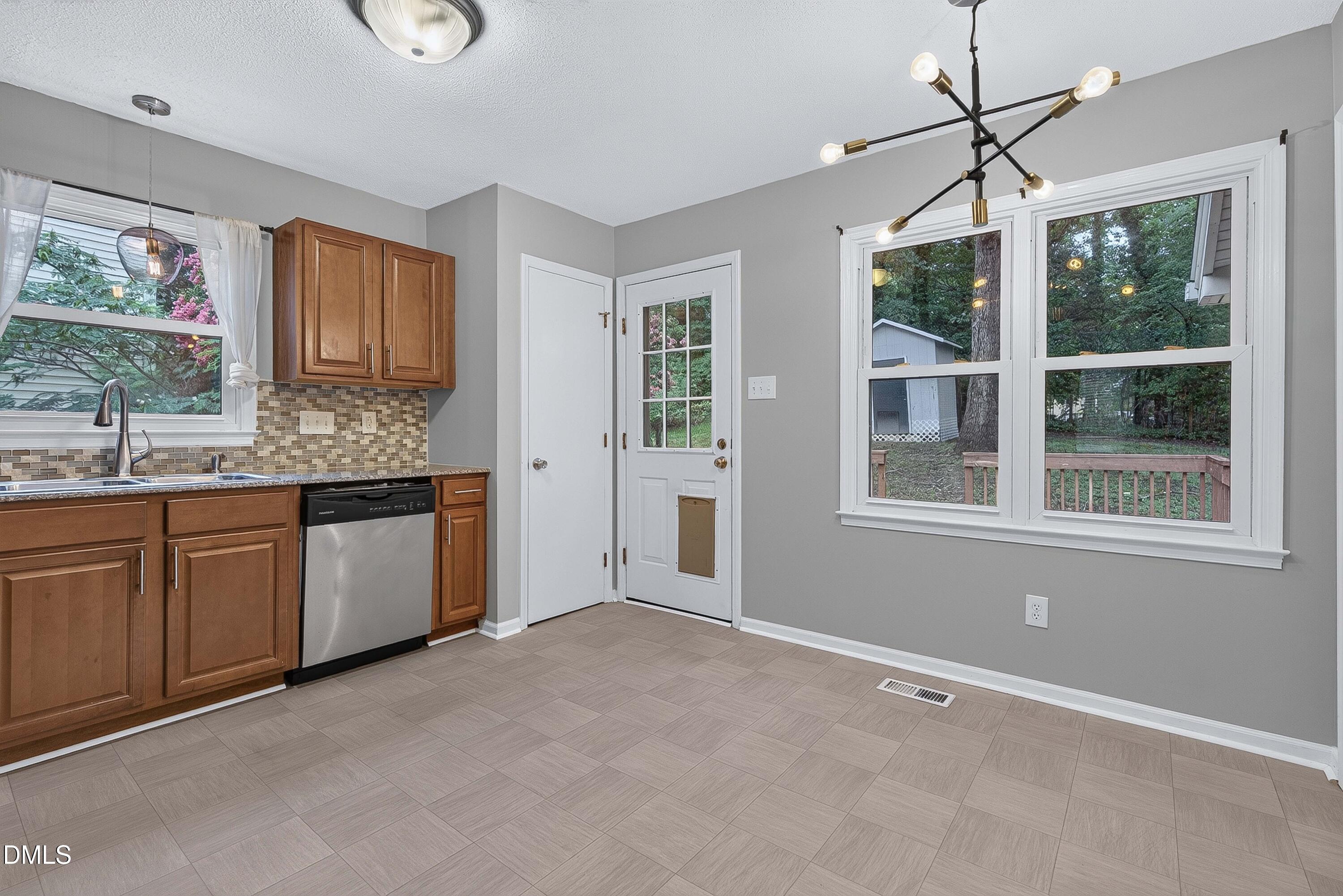 1713 Valley Run Property Photo 8