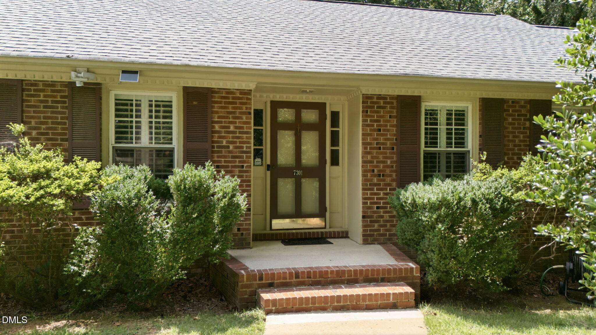 7301 Fiesta Way Property Photo 3