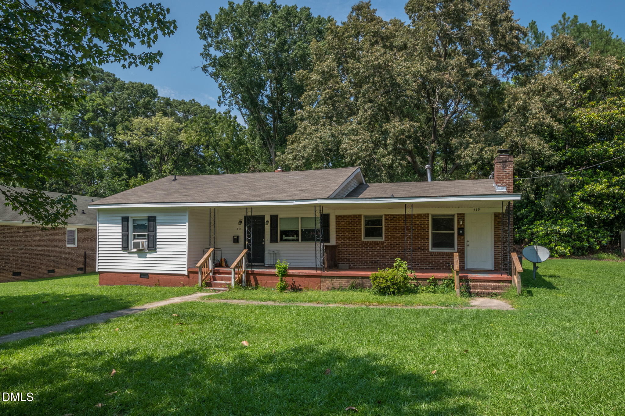 519 E Walnut Avenue Property Photo 1