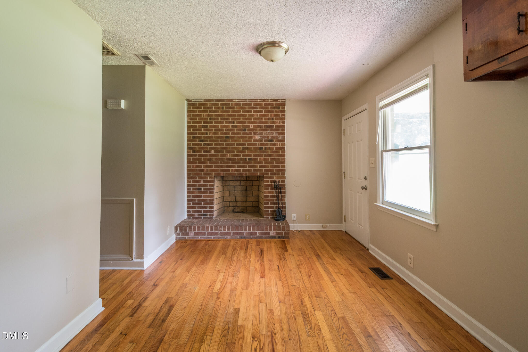 519 E Walnut Avenue Property Photo 7