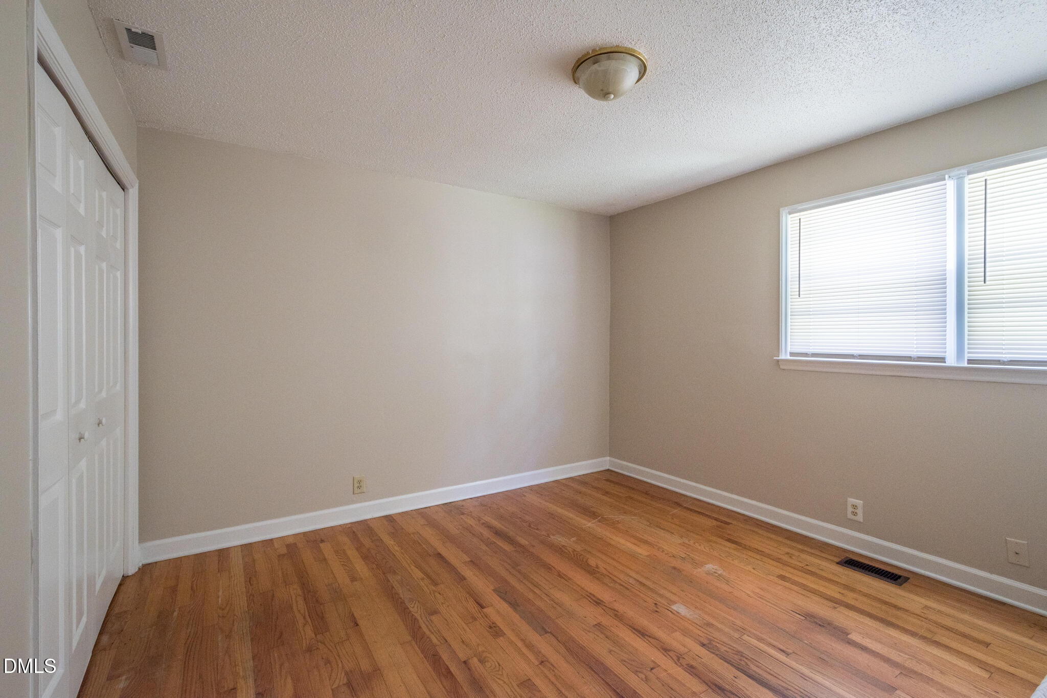 519 E Walnut Avenue Property Photo 8