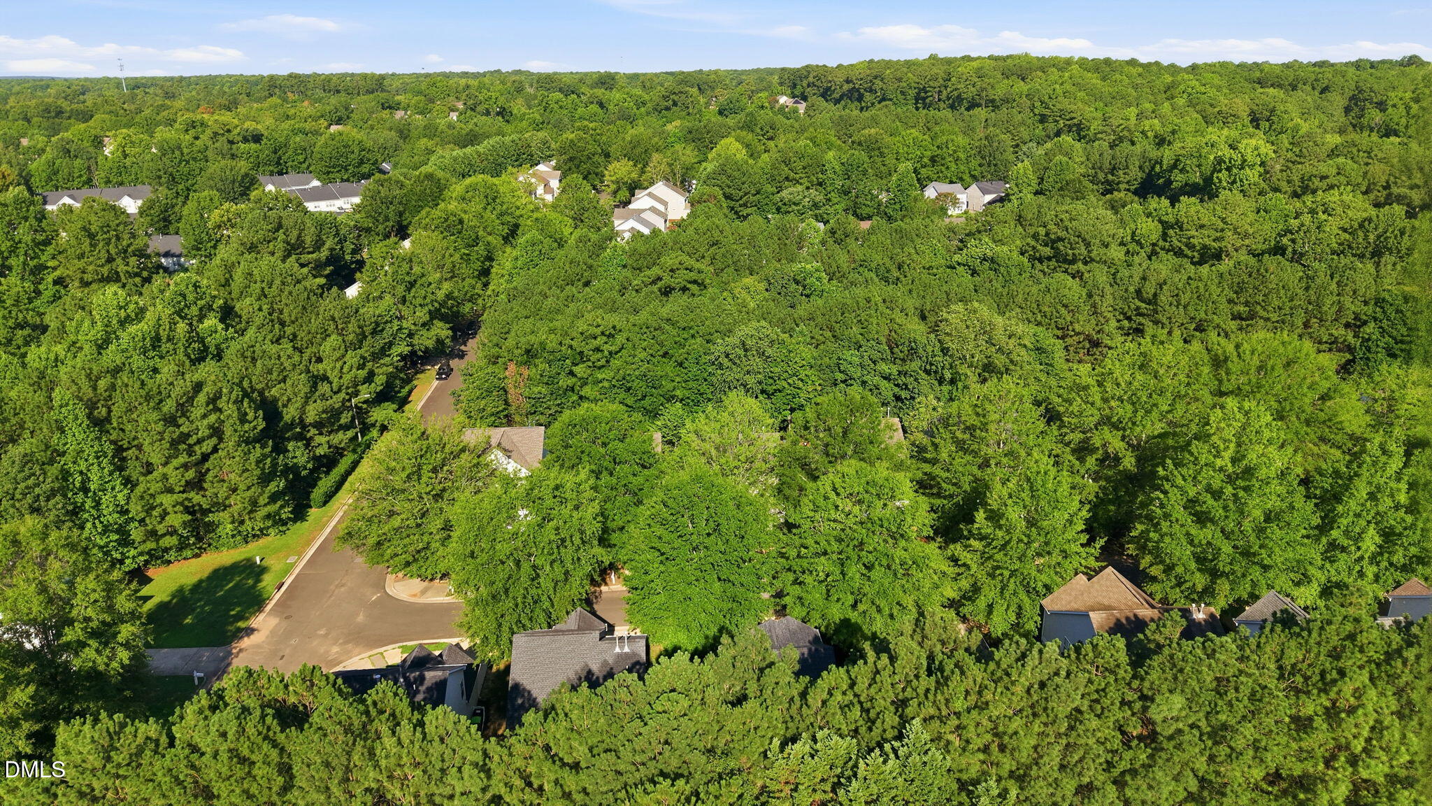 8405 Whisper Ridge Place Property Photo 4