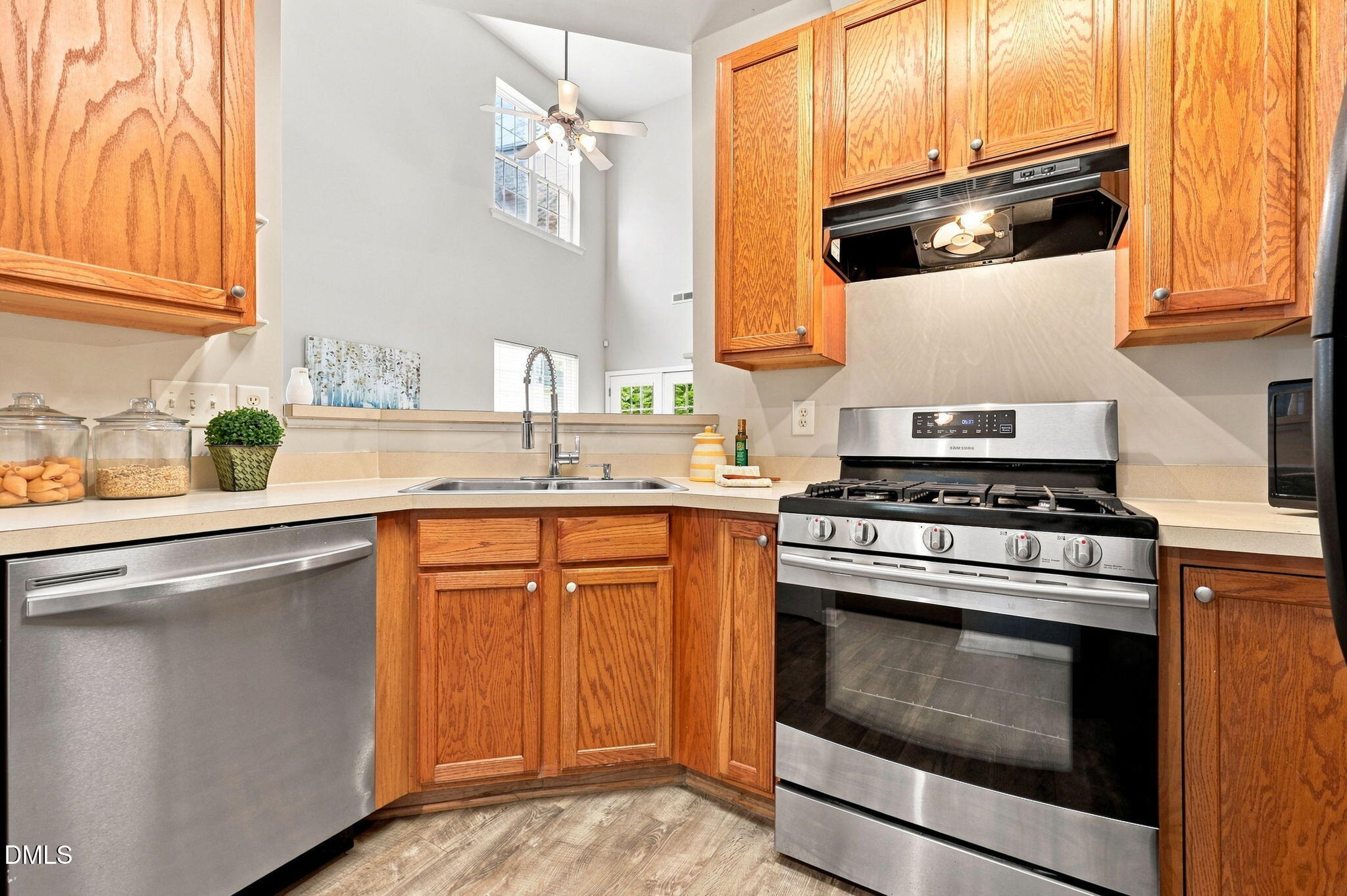 8405 Whisper Ridge Place Property Photo 17