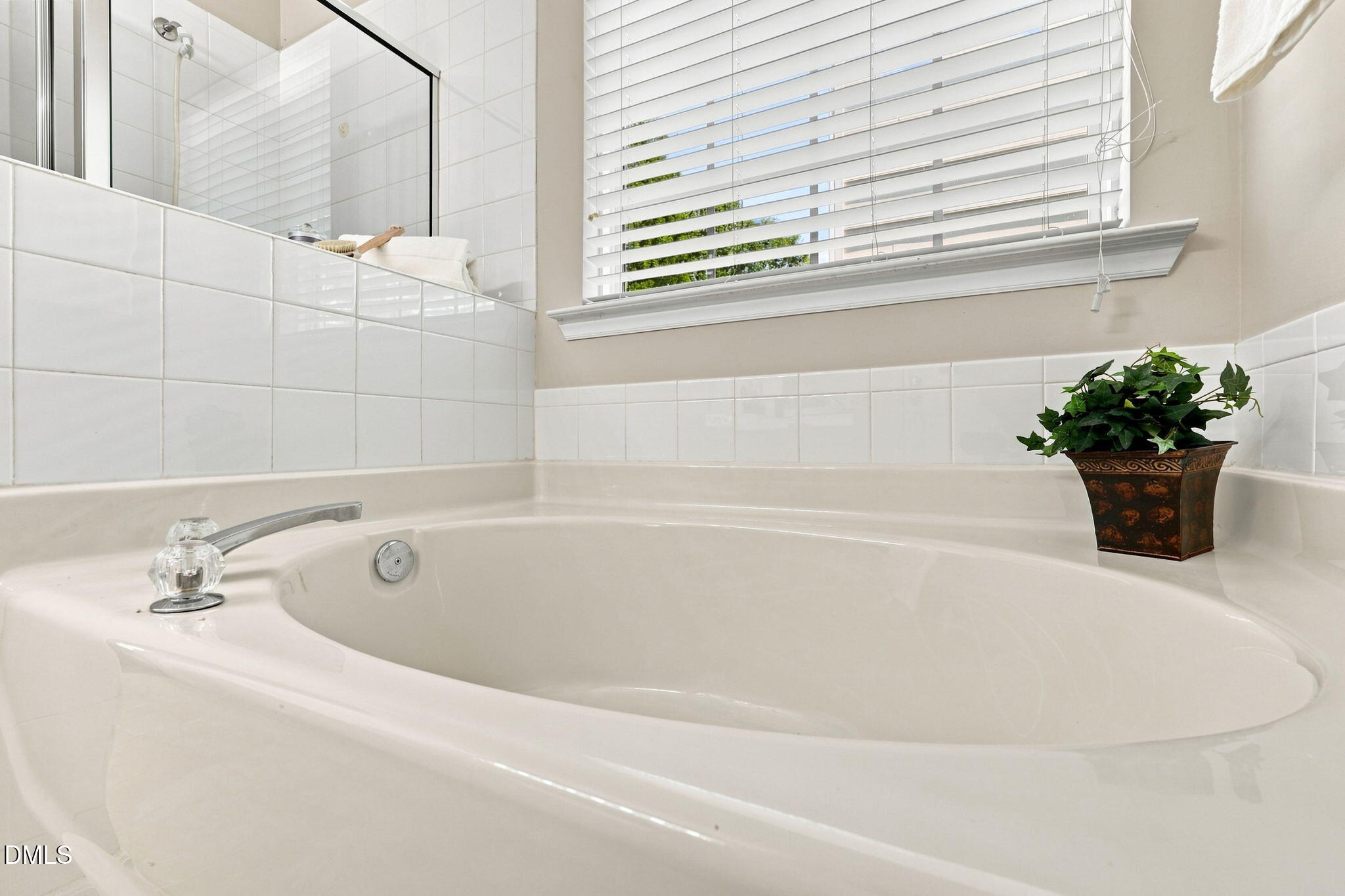 8405 Whisper Ridge Place Property Photo 24