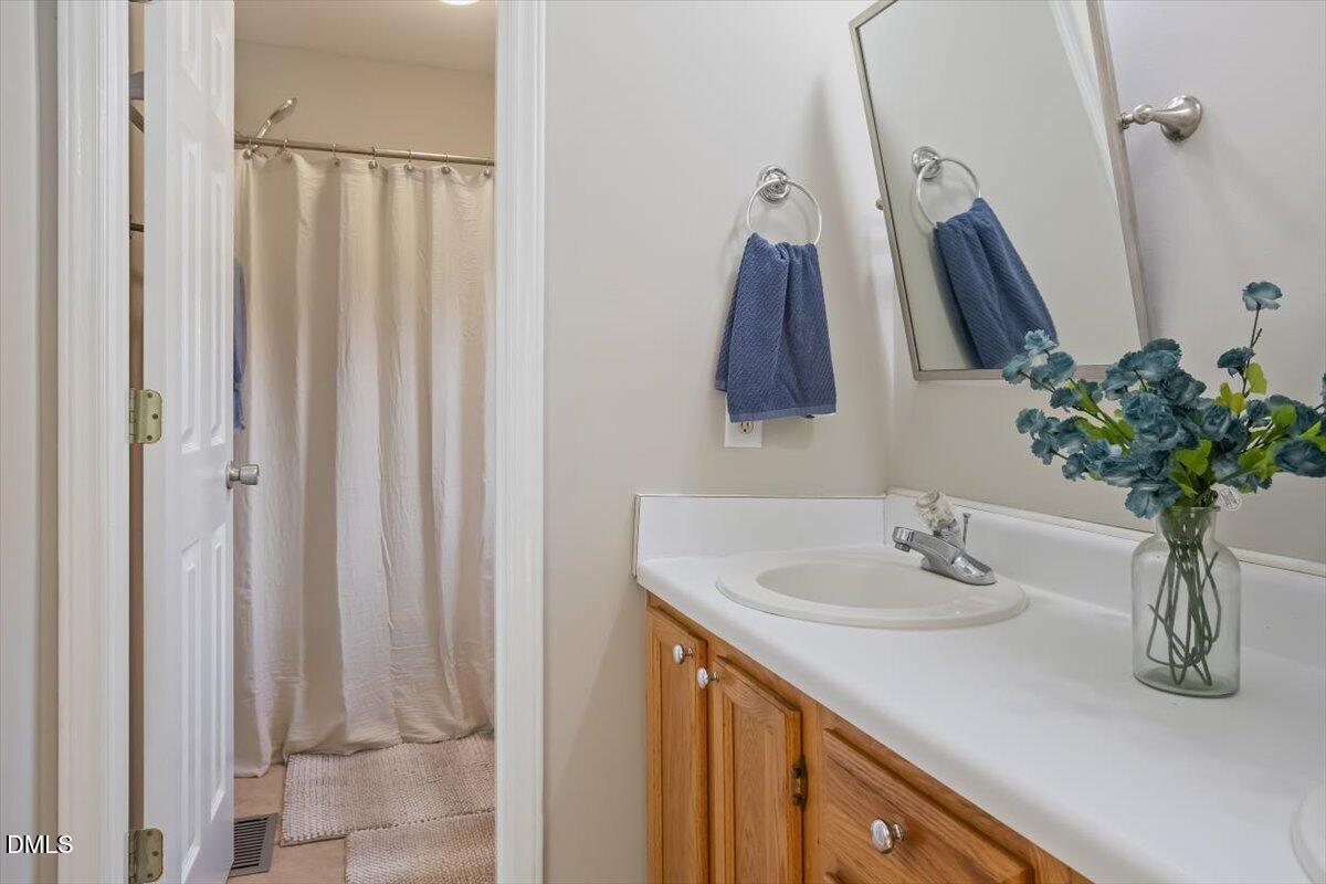1008 Henchman Court Property Photo 20