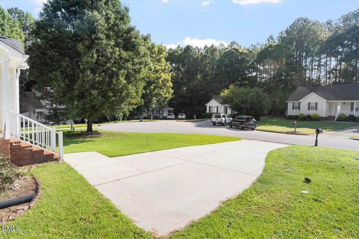 1008 Henchman Court Property Photo 30