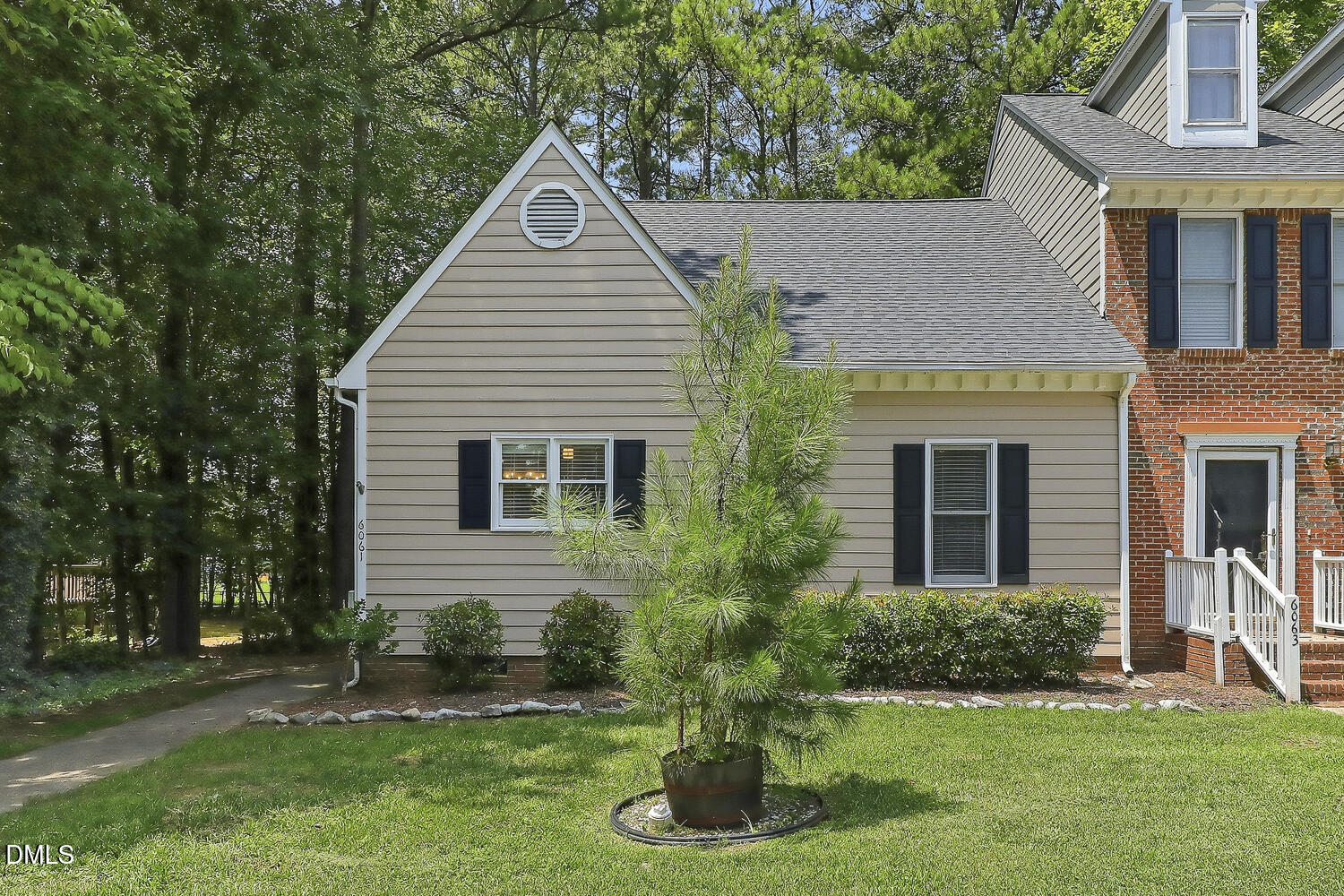 6061 Epping Forest Drive Property Photo 1