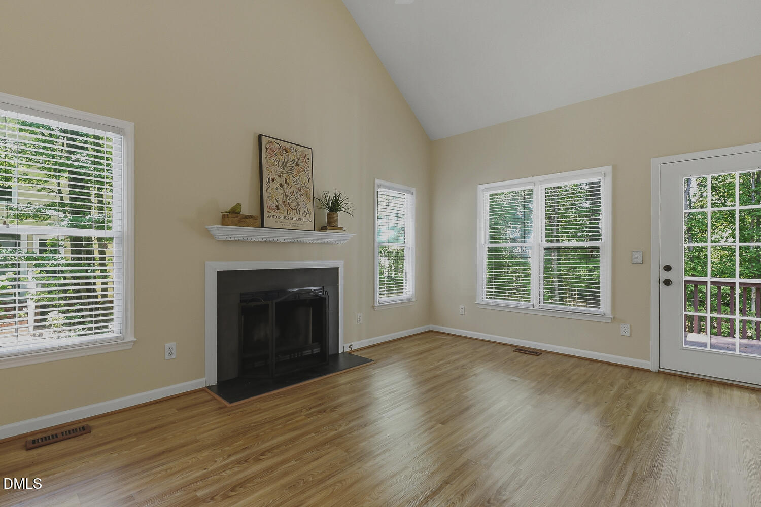 6061 Epping Forest Drive Property Photo 6