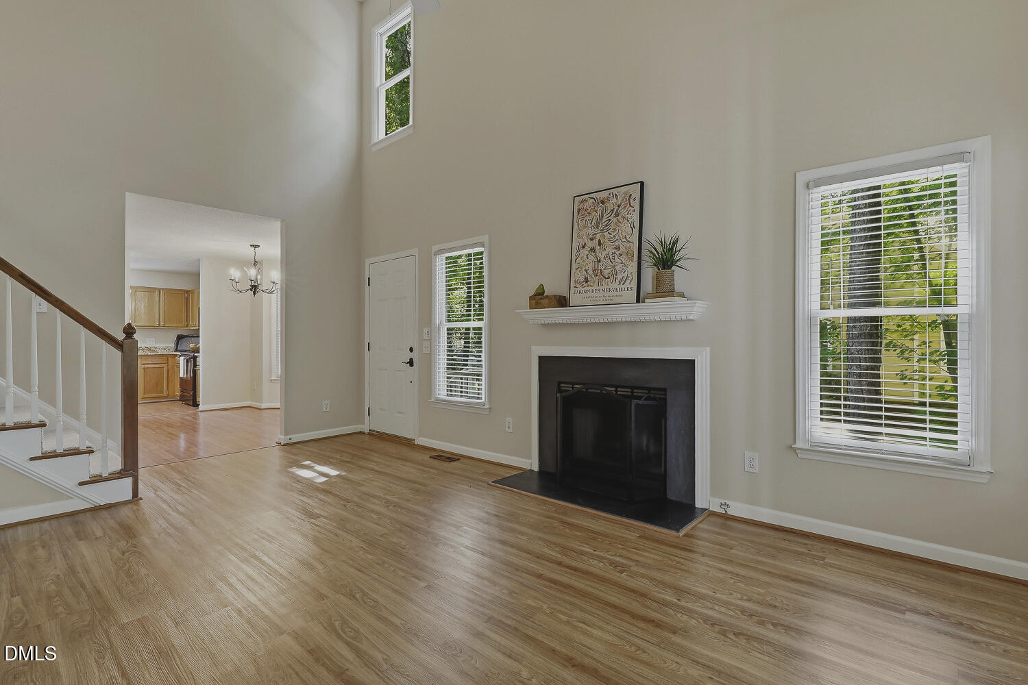 6061 Epping Forest Drive Property Photo 9