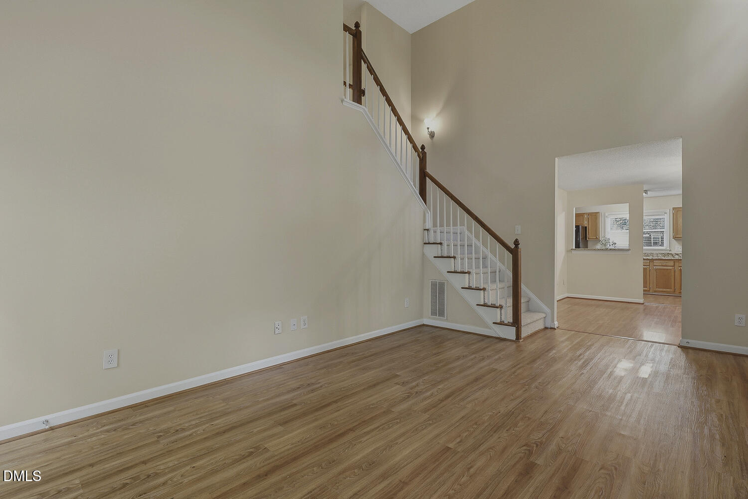6061 Epping Forest Drive Property Photo 10