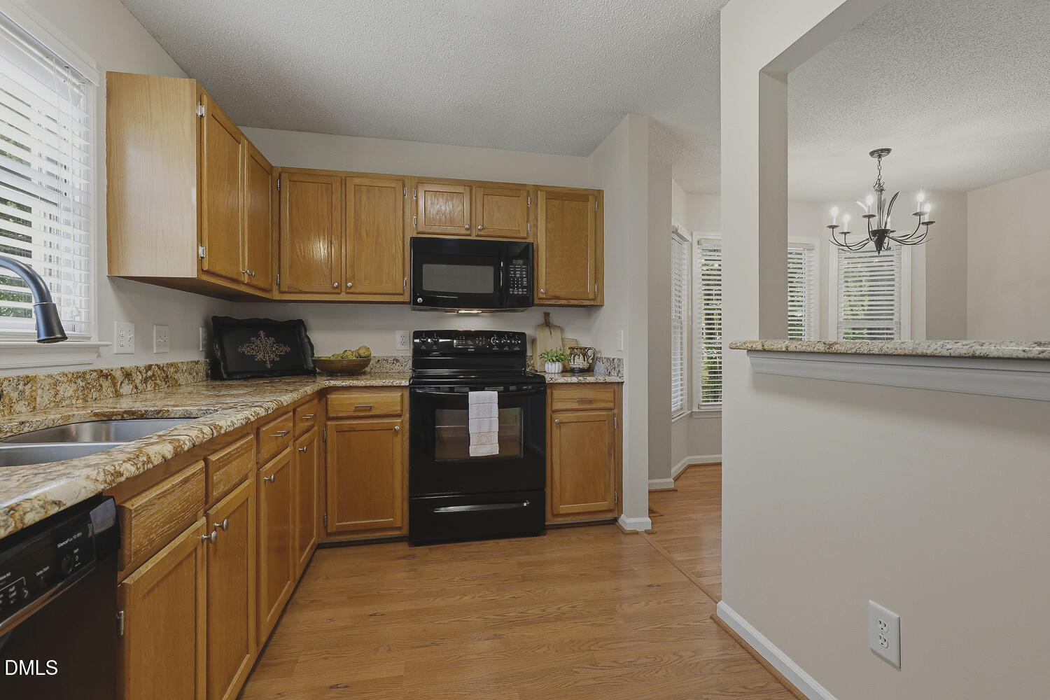 6061 Epping Forest Drive Property Photo 15