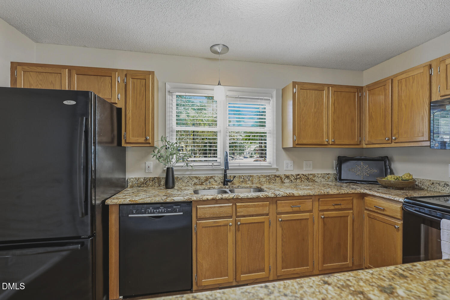 6061 Epping Forest Drive Property Photo 16