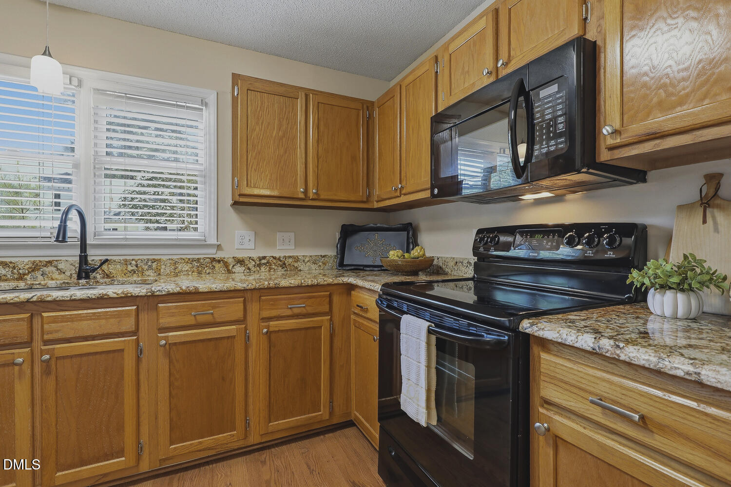6061 Epping Forest Drive Property Photo 17