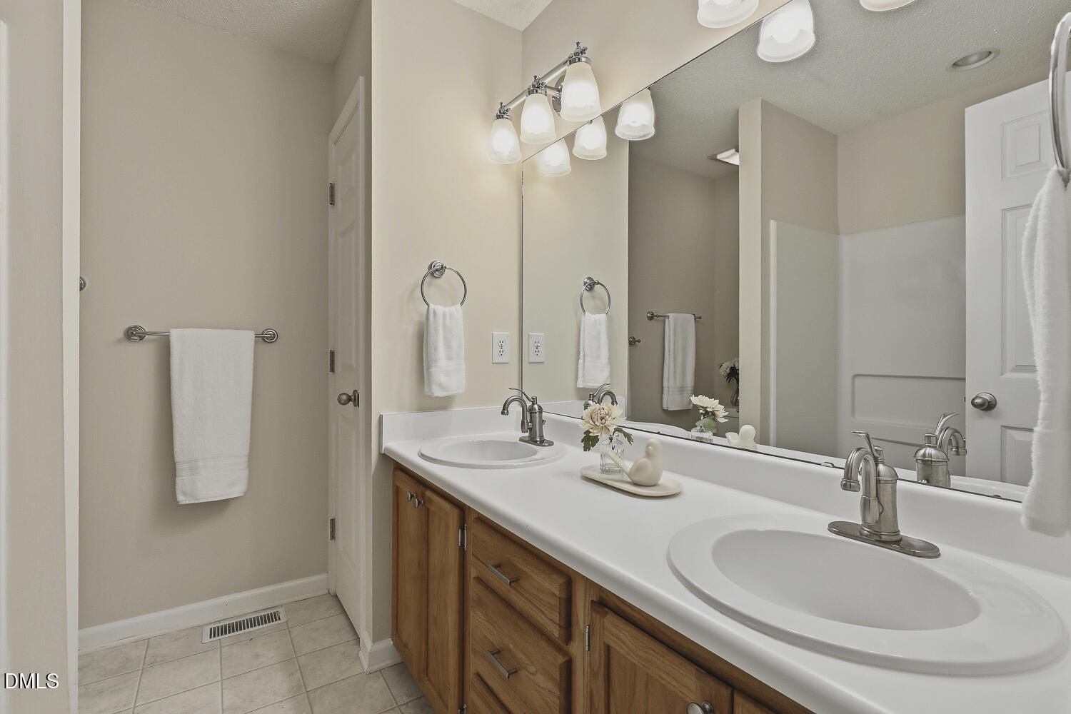 6061 Epping Forest Drive Property Photo 23