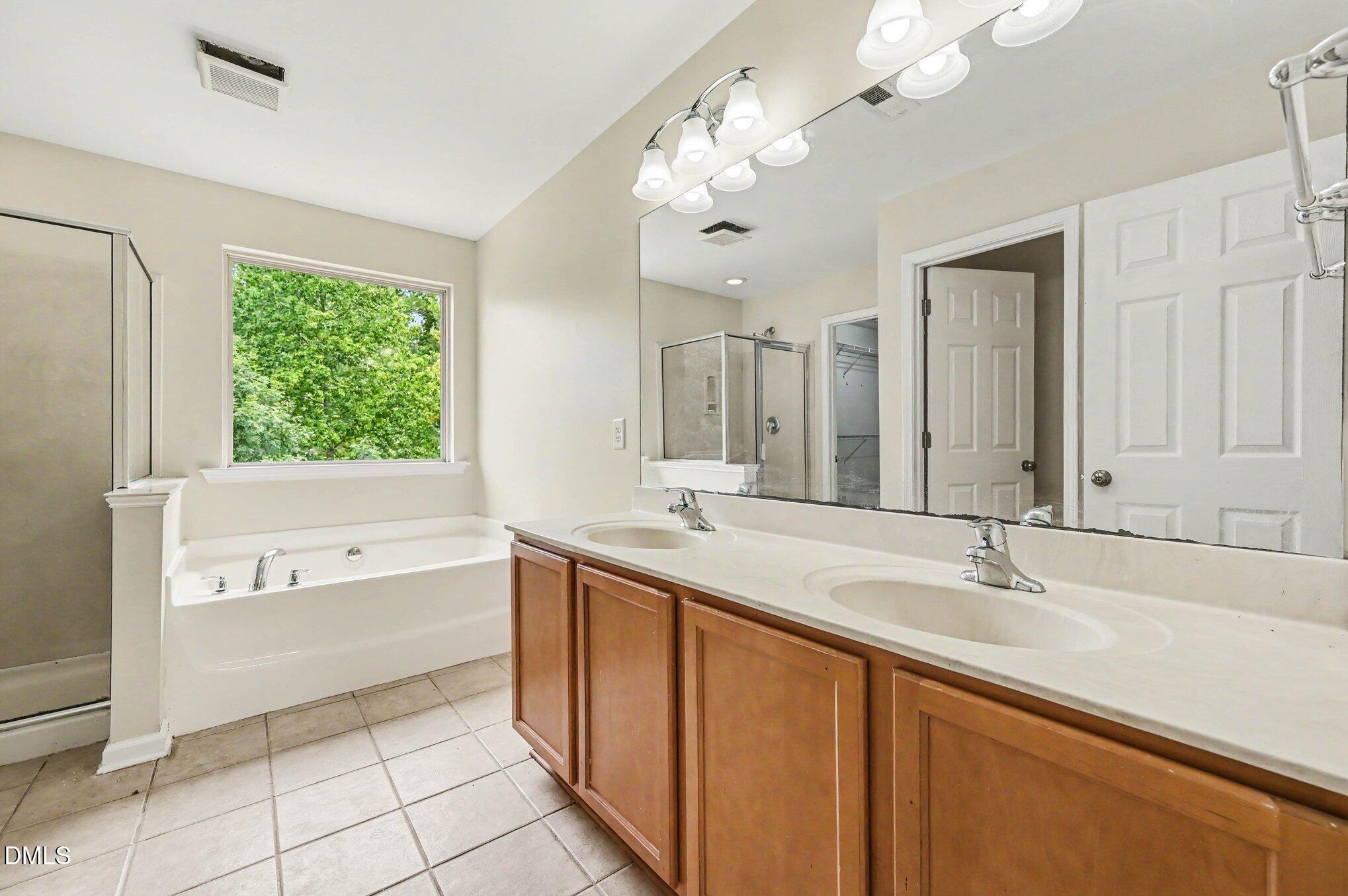 14 Brightfield Lane Property Photo 35
