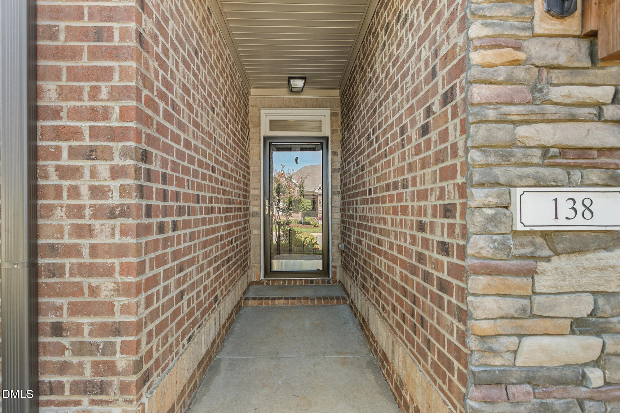 138 Dunvegan Lane Property Photo 8