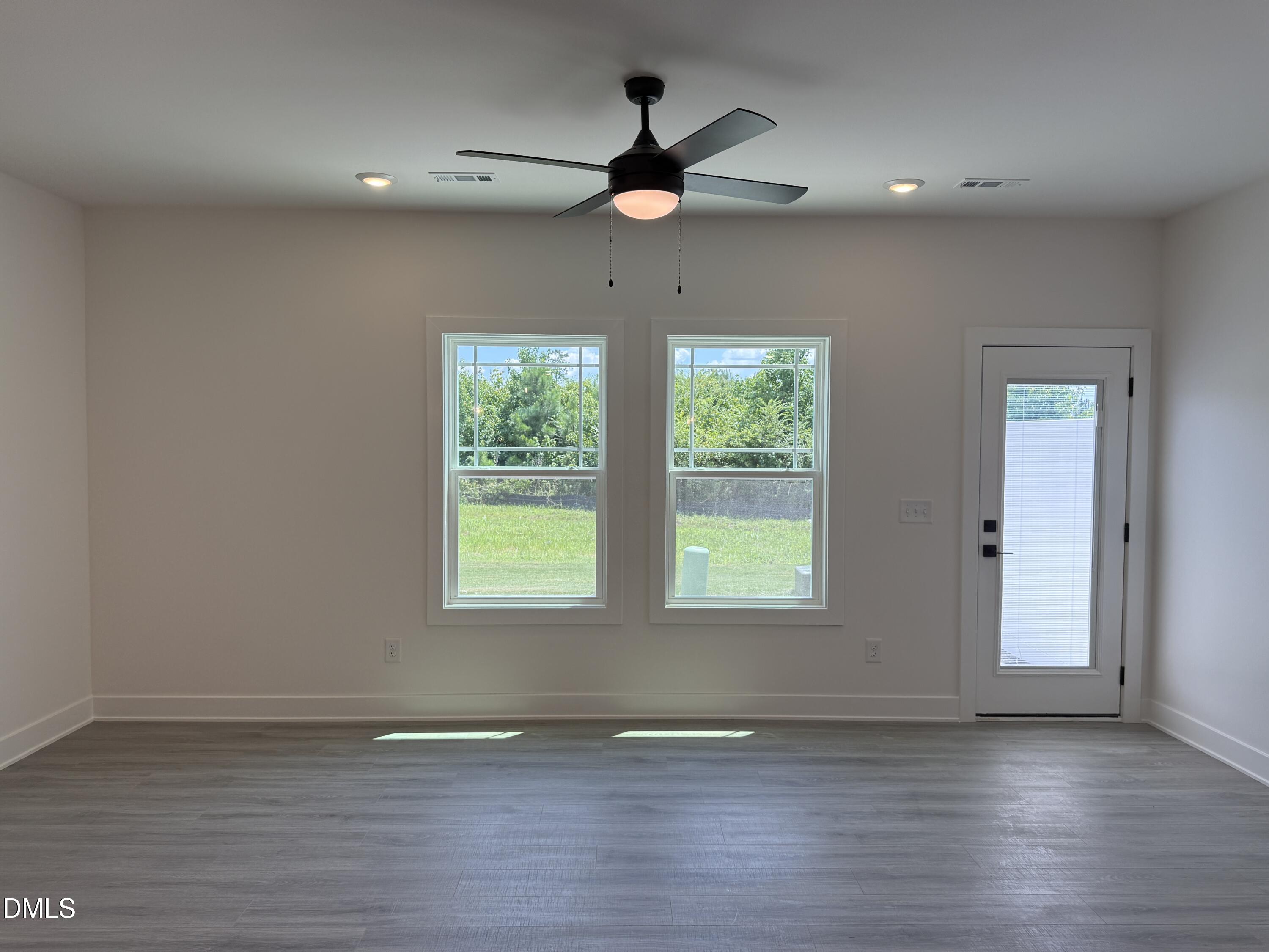 2015 Tharrington Way Property Photo 9