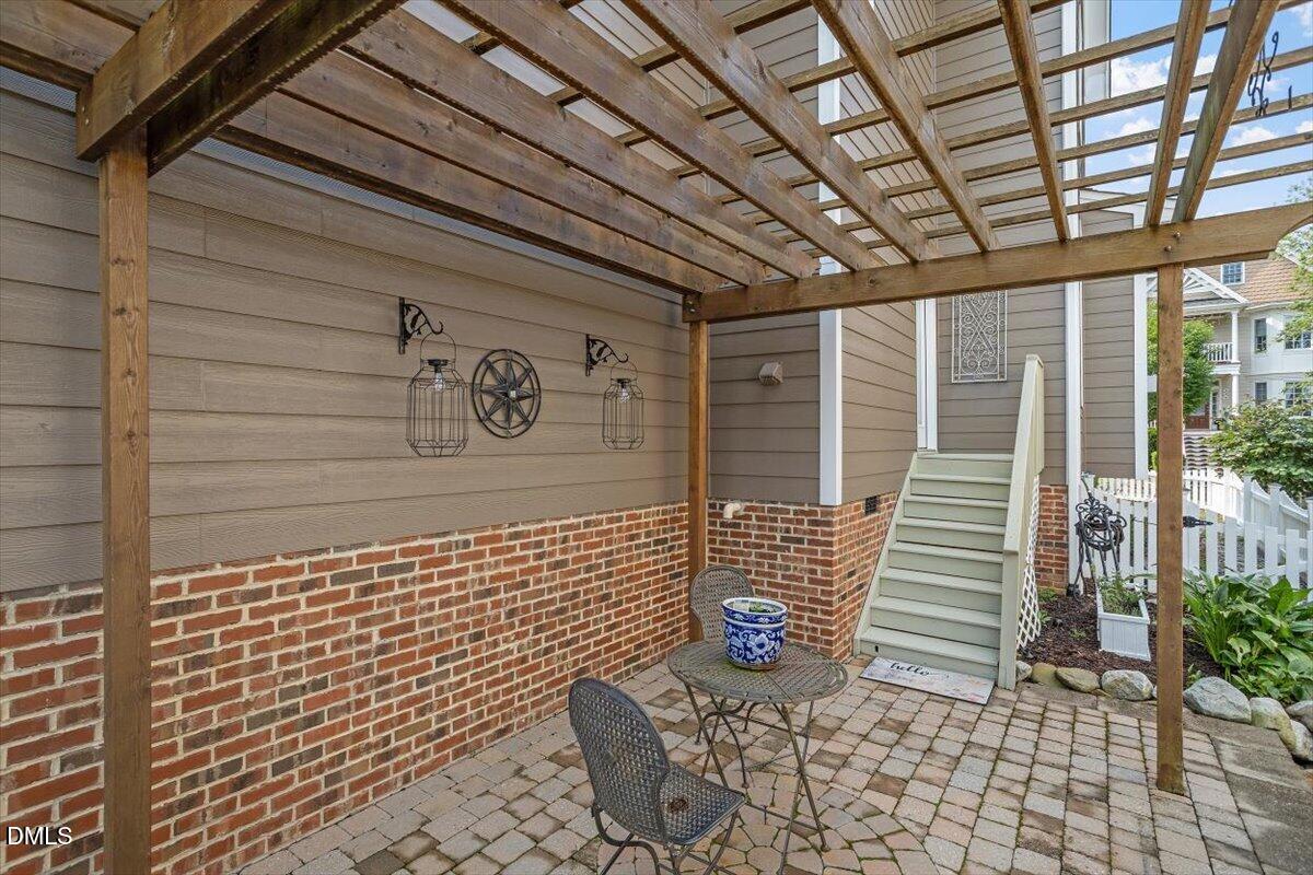 441 Magdala Place Property Photo 5