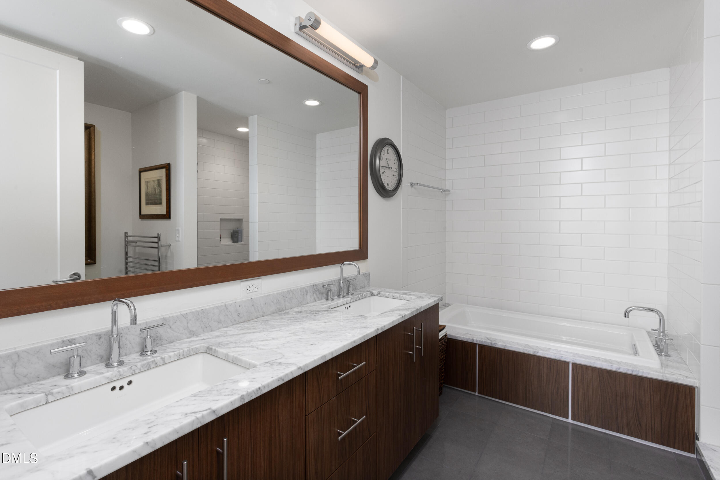 110 N Corcoran Street 2301 Property Photo 57