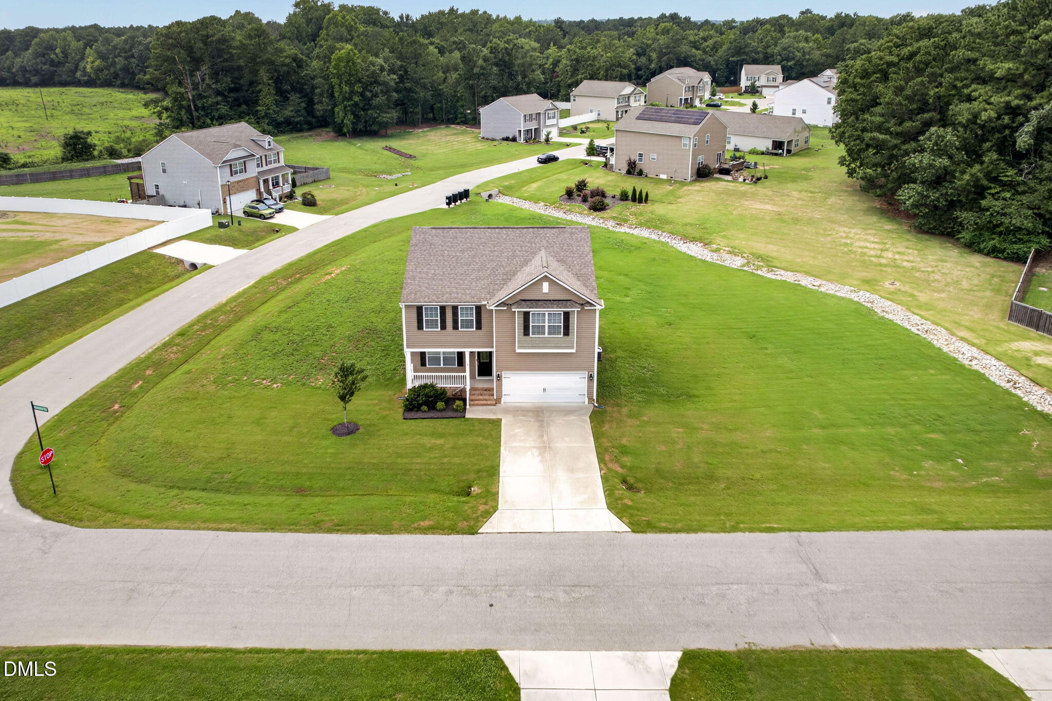 19 Rockwater Way Property Photo 3