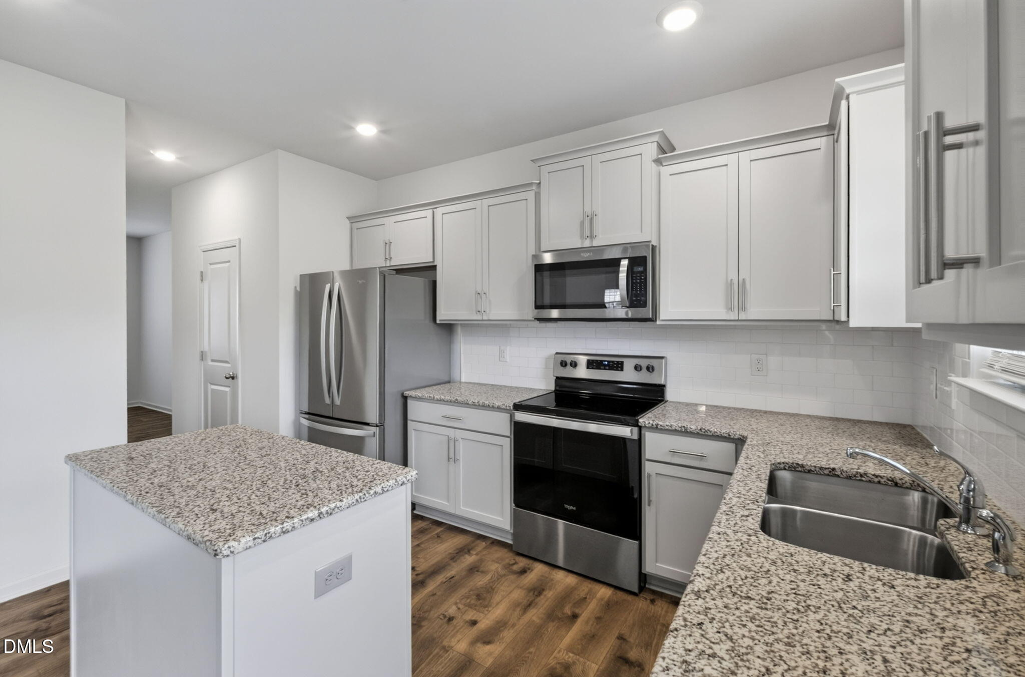 19 Rockwater Way Property Photo 12