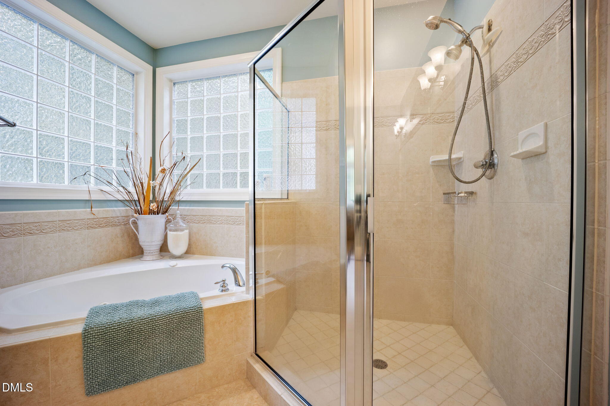317 Sunset Grove Drive Property Photo 6
