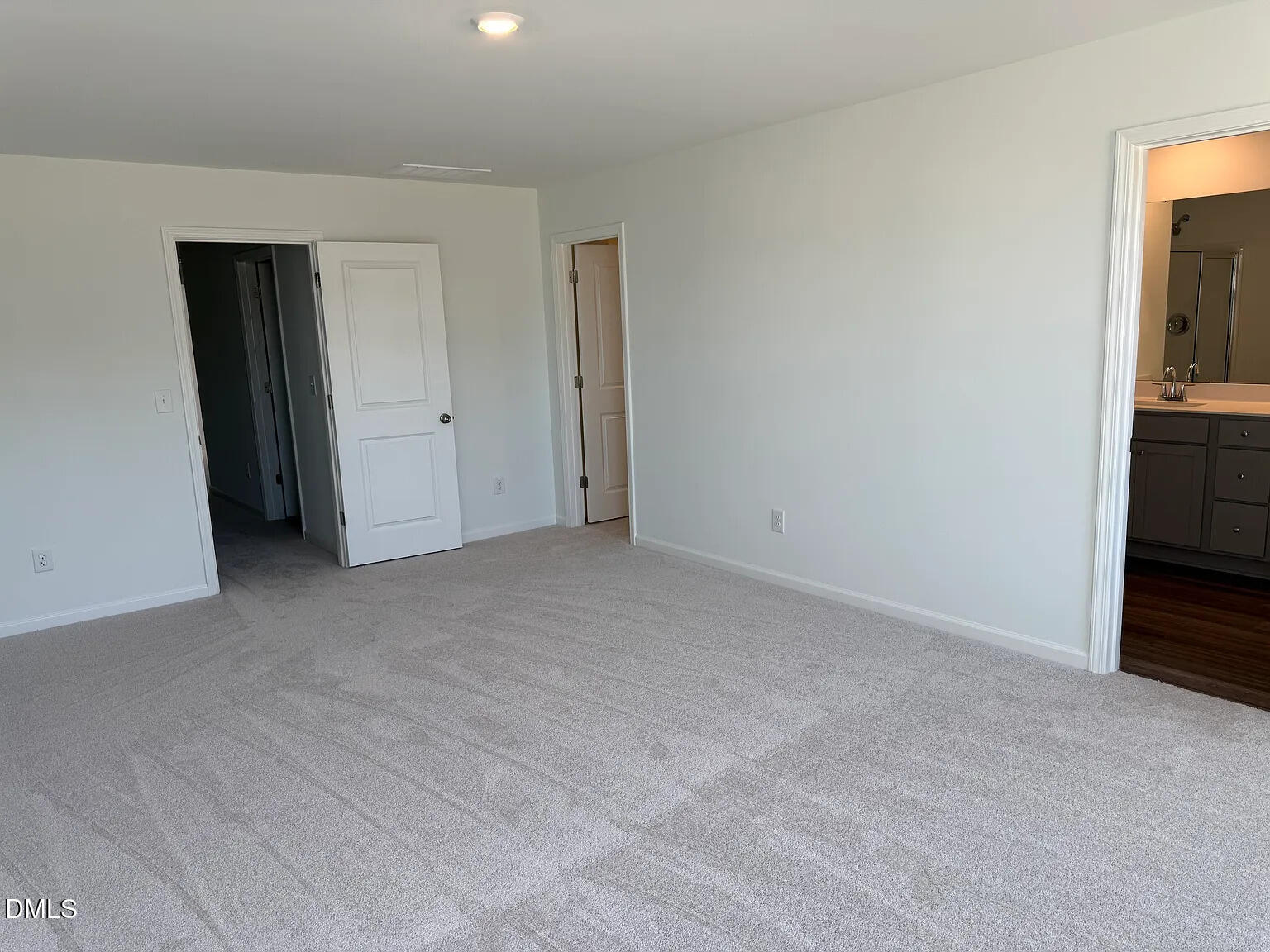 277 Paramount Drive Property Photo 9