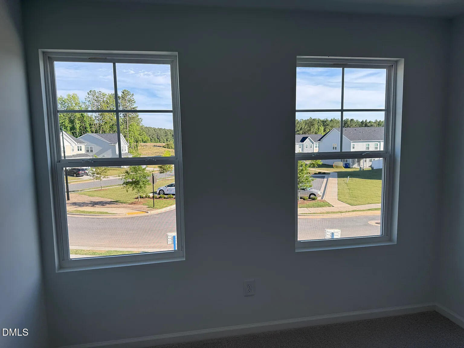 277 Paramount Drive Property Photo 12